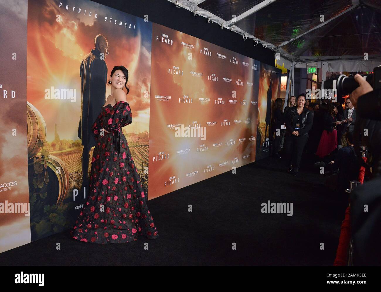 Los Angeles, USA. Januar 2020. ISA Briones kommt am Montag, 13. Januar 2020, zum STAR TREK PICARD Premiere von CBS All Access im ArcLight Cinerama Dome in Hollywood, Kalifornien. (Foto Von Sthanlee B. Mirador/Sipa USA) Kredit: SIPA USA/Alamy Live News Stockfoto