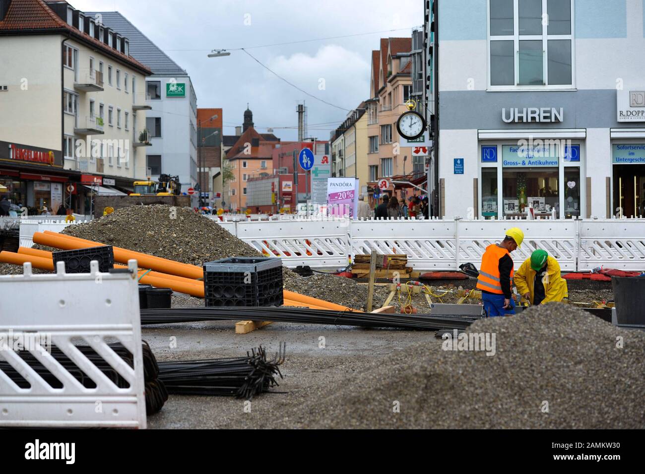 Umfangreiche Bauarbeiten in der Bäckerstraße und am Pasinger Bahnhof anlässlich der Umgestaltung der Pasinger Innenstadt. [Automatisierte Übersetzung] Stockfoto