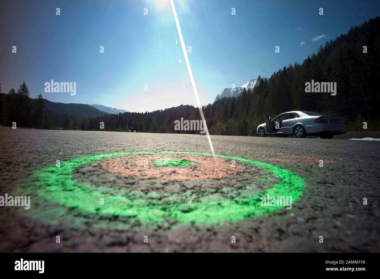 Die Umgebung des Schlosshotels Elmau wird für den G7-Gipfel im Juni 2015 vorbereitet. Dies ist der Hubschrauberlandeplatz. [Automatisierte Übersetzung] Stockfoto