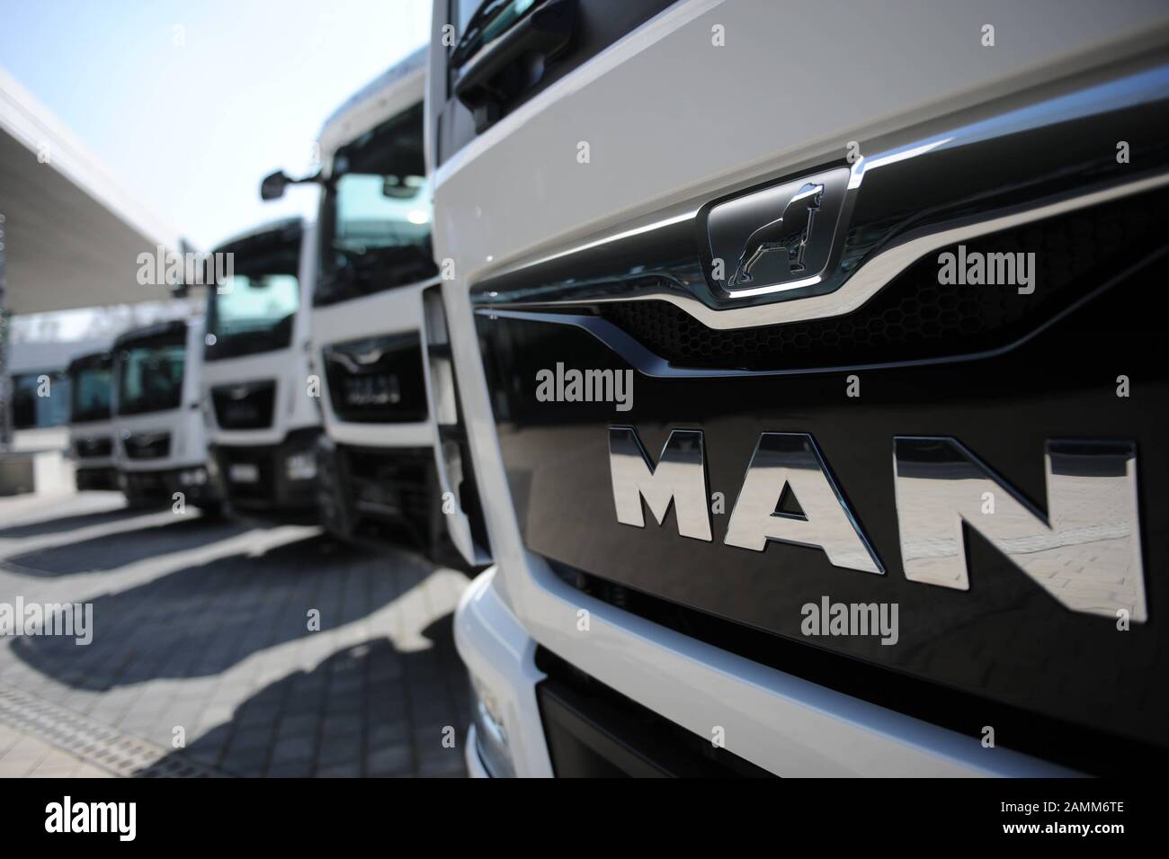 Trucks der Volkswagen-Tochter man Truck and Bus auf dem Firmengelände in München. [Automatisierte Übersetzung] Stockfoto