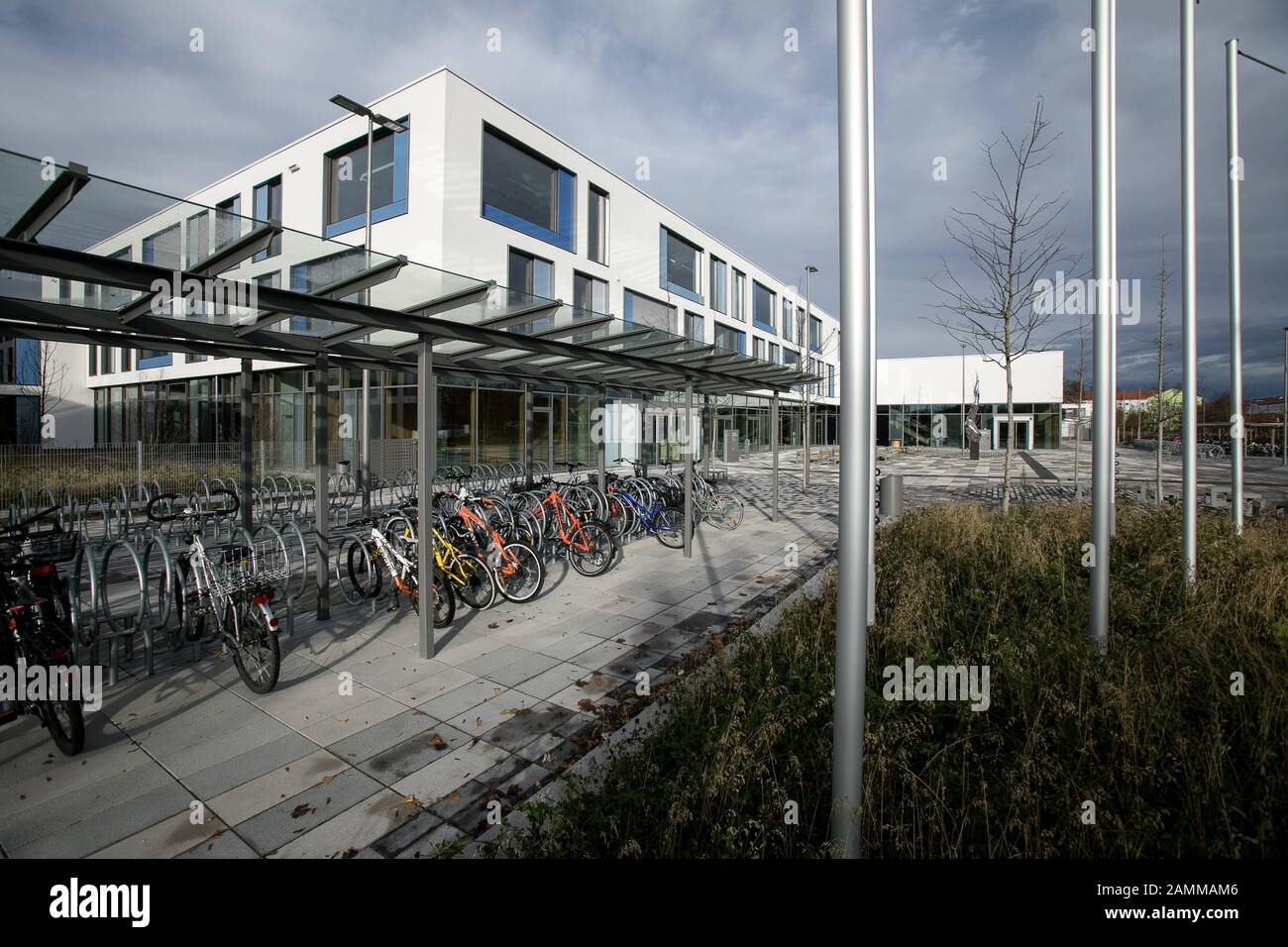 Das Gymnasium München Nord, eine "Eliteschule für Sport", an der Knorrstraße 171. [Automatisierte Übersetzung] Stockfoto