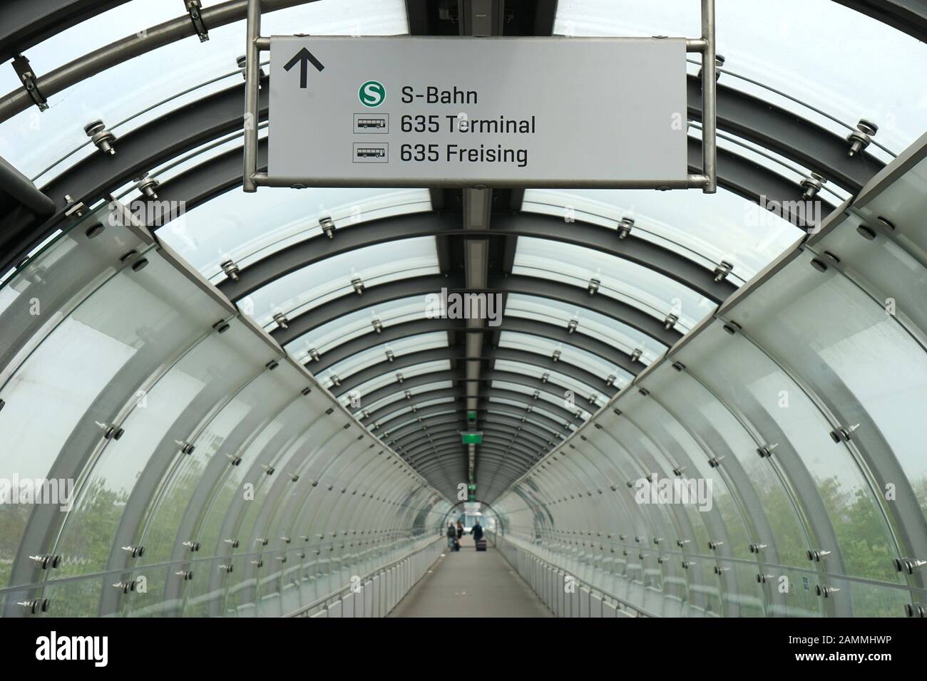 Flughafen München Bus 635 Fahrplan www.alamy.de