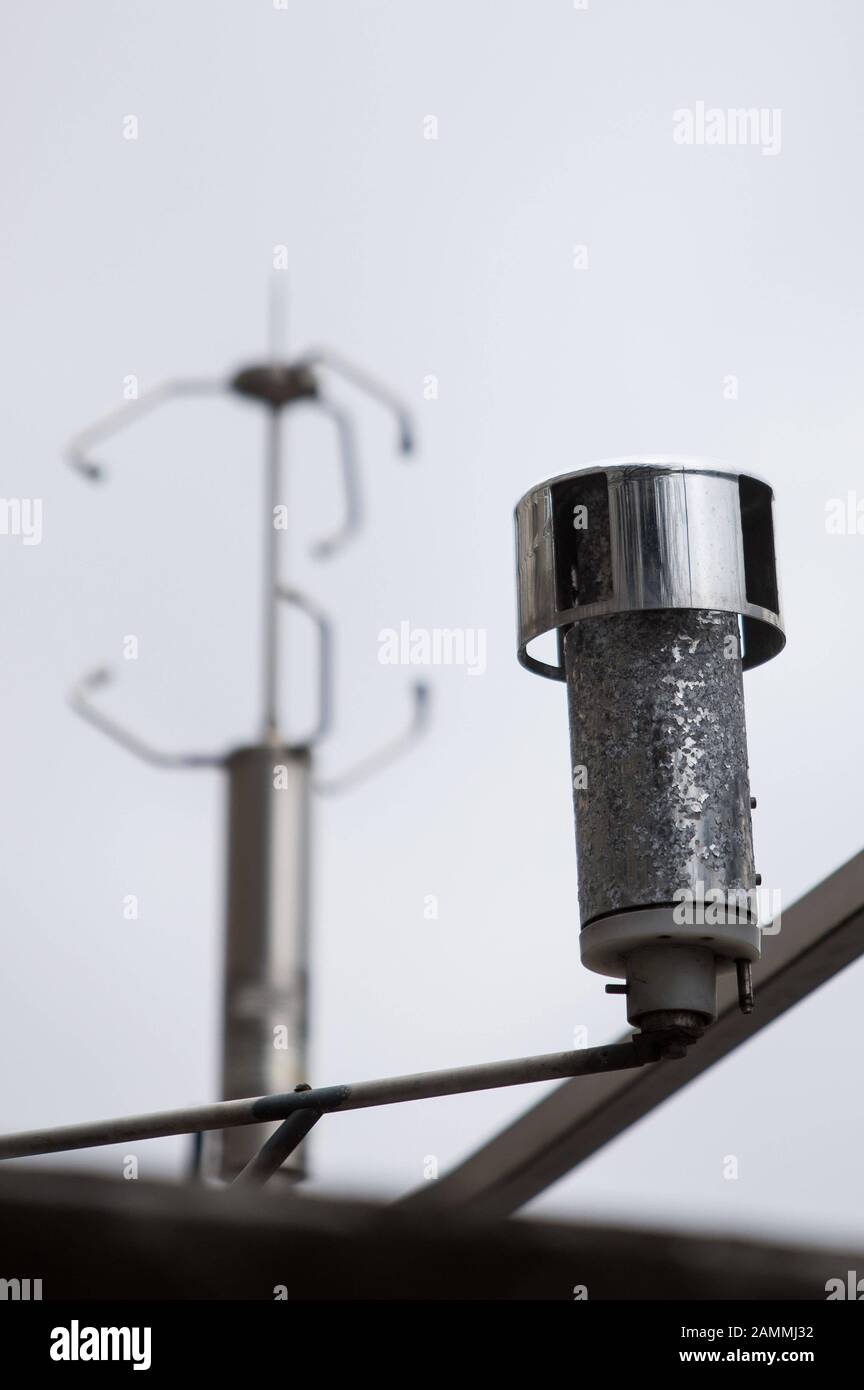 Messstation für Abgaswerte des Bayerischen Landesamtes für Umwelt an der Landshuter Allee. [Automatisierte Übersetzung] Stockfoto