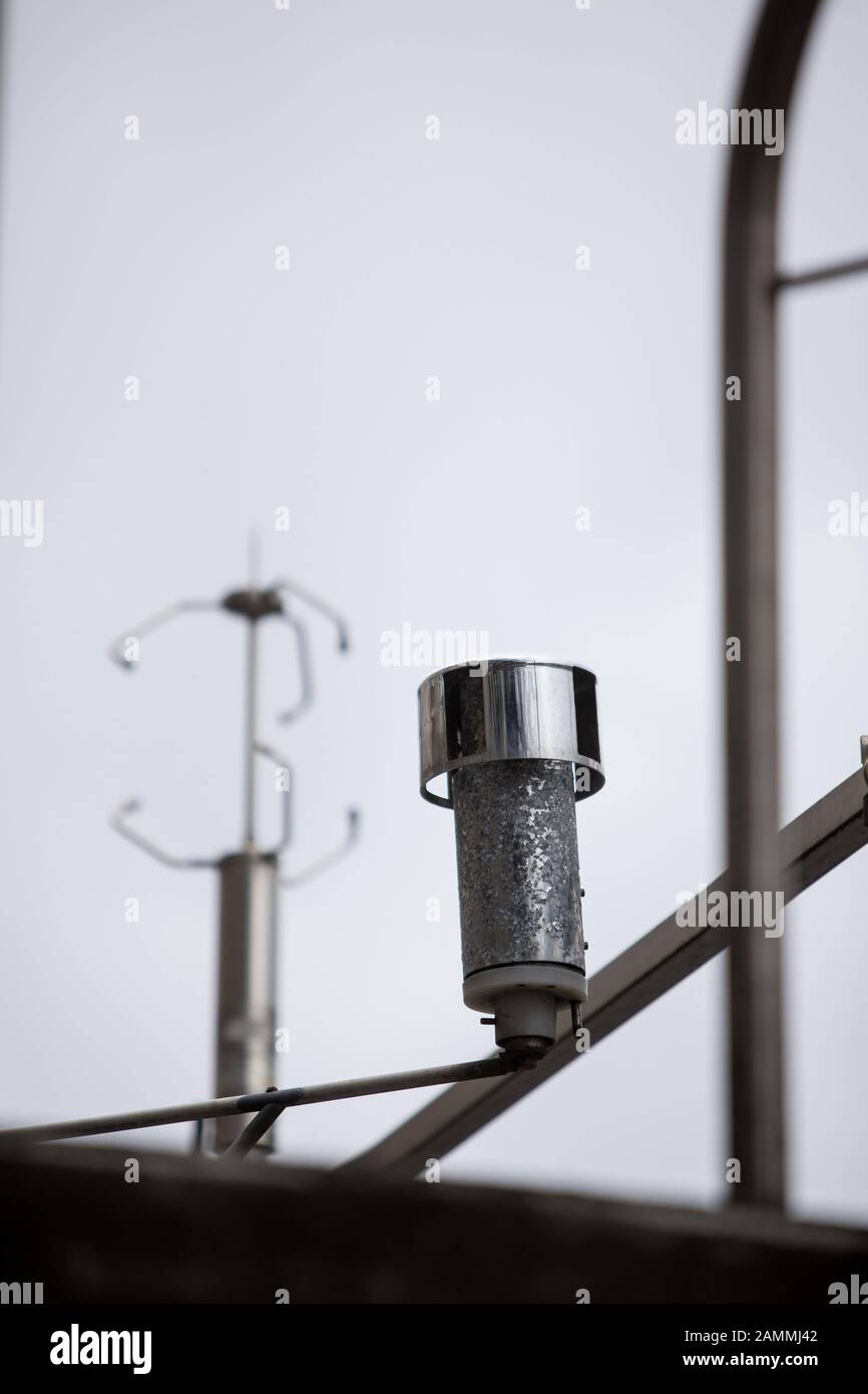 Messstation für Abgaswerte des Bayerischen Landesamtes für Umwelt an der Landshuter Allee. [Automatisierte Übersetzung] Stockfoto