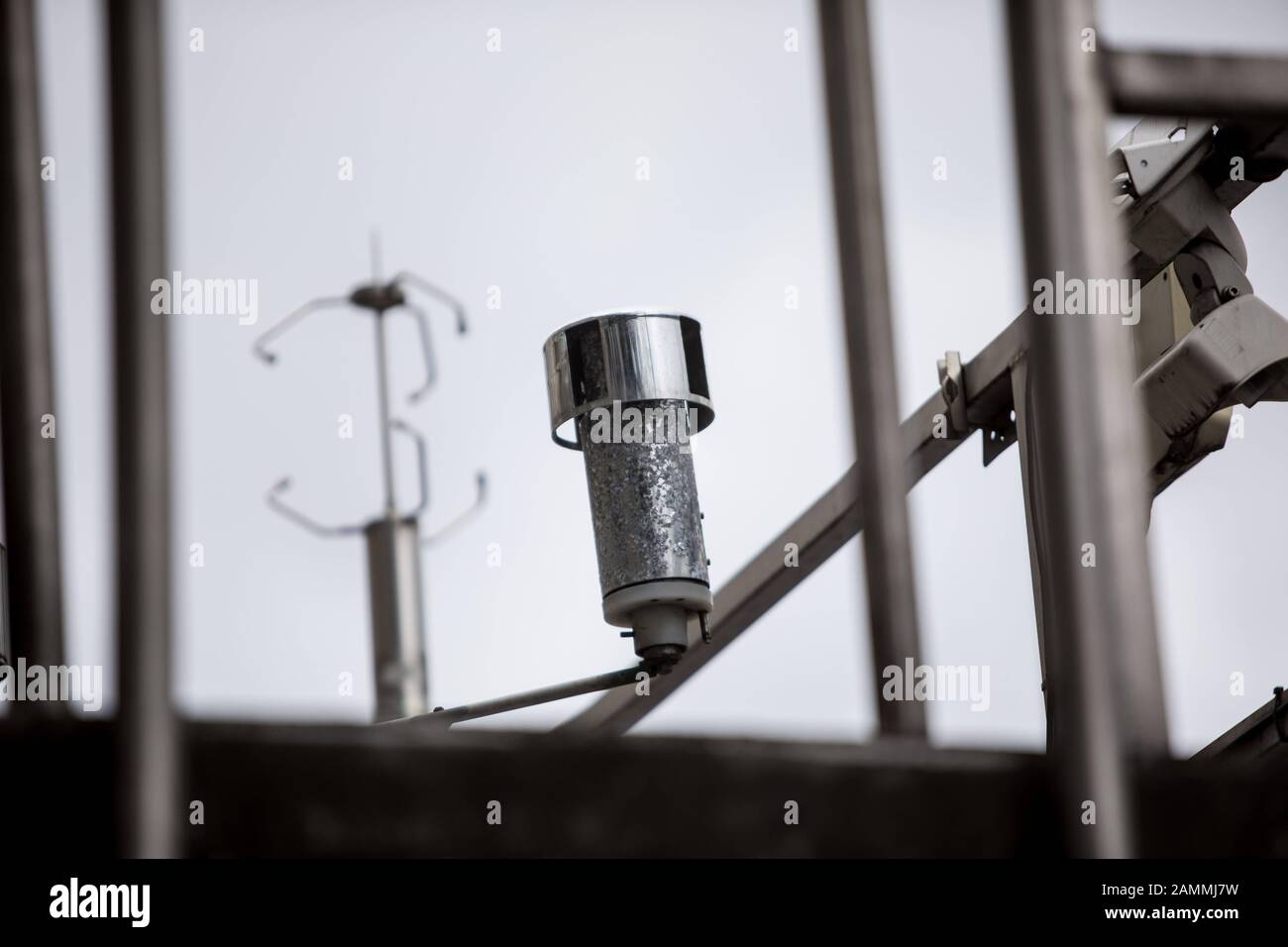 Messstation für Abgaswerte des Bayerischen Landesamtes für Umwelt an der Landshuter Allee. [Automatisierte Übersetzung] Stockfoto