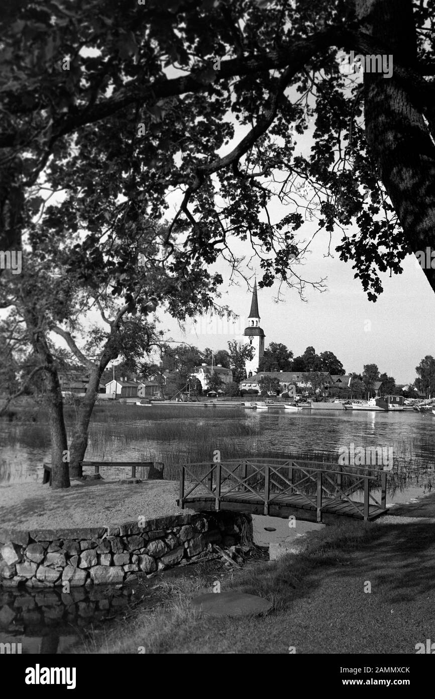 Blick auf Mariefred von Schloss Gripsholm aus, bei Stockholm, Schweden, 1969. Blick auf den See von Mariefred vom Schloss Gripsholm in der Nähe von Stockholm, Schweden, 1969. Stockfoto