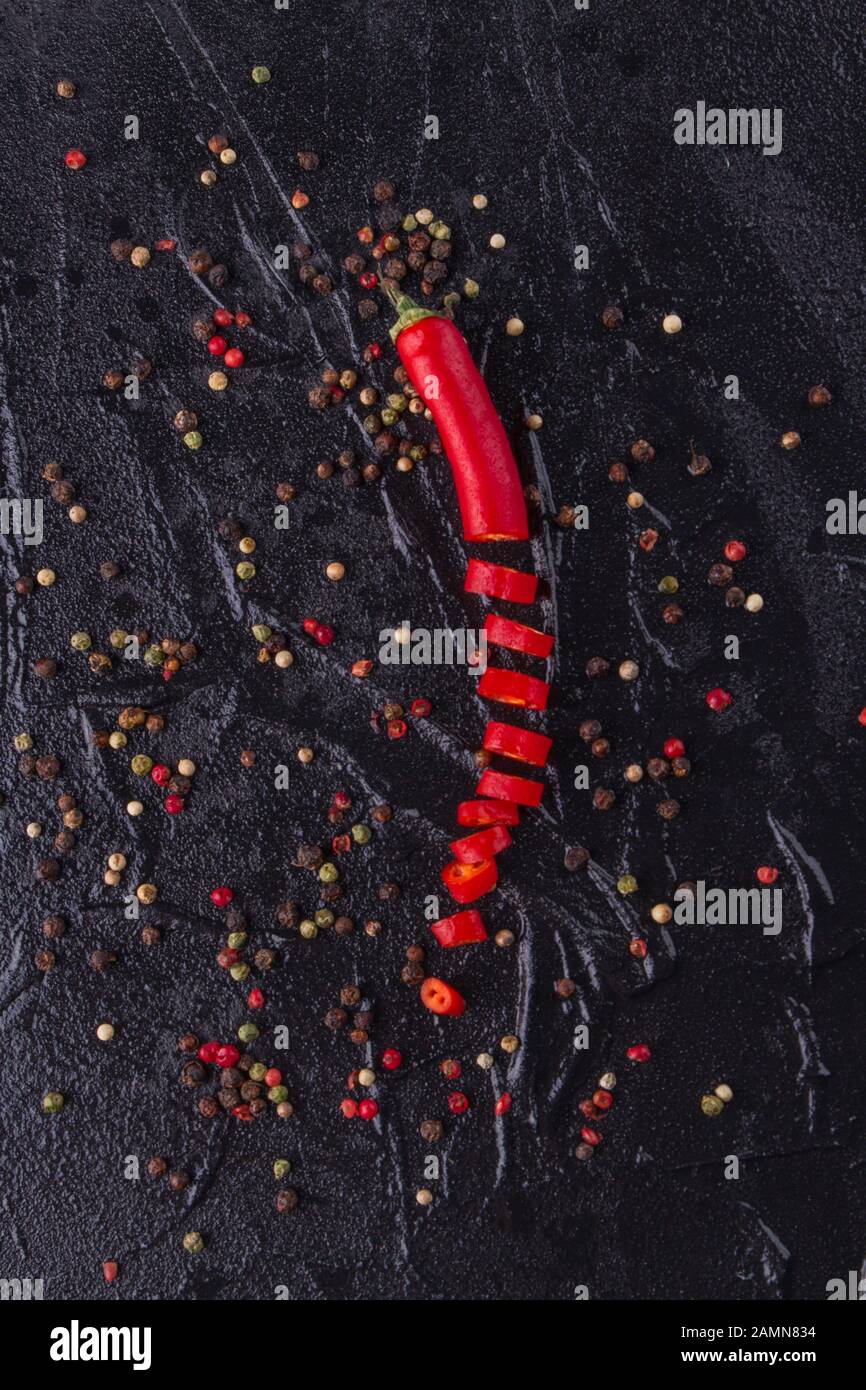 Gehackte Pfeffer im Fokus. Stockfoto