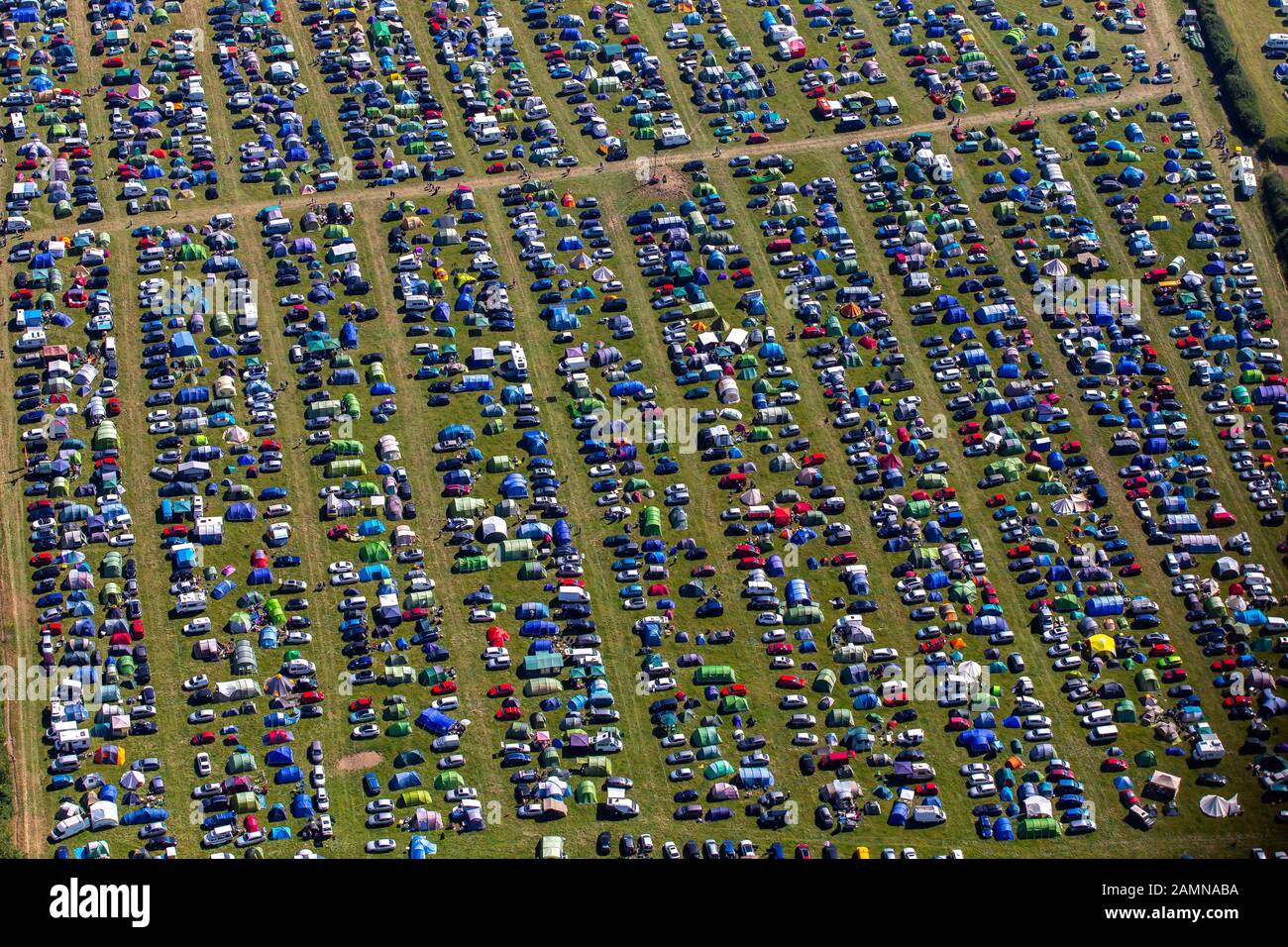 CROPREDY DAS JÄHRLICHE MUSIKFESTIVAL AUF DEM DORF CROPREDY. Nur etwas mehr als 30 Jahren von Folk-rock Band Fairport Convention gebildet. Im Jahr 2010 fotografiert. Stockfoto