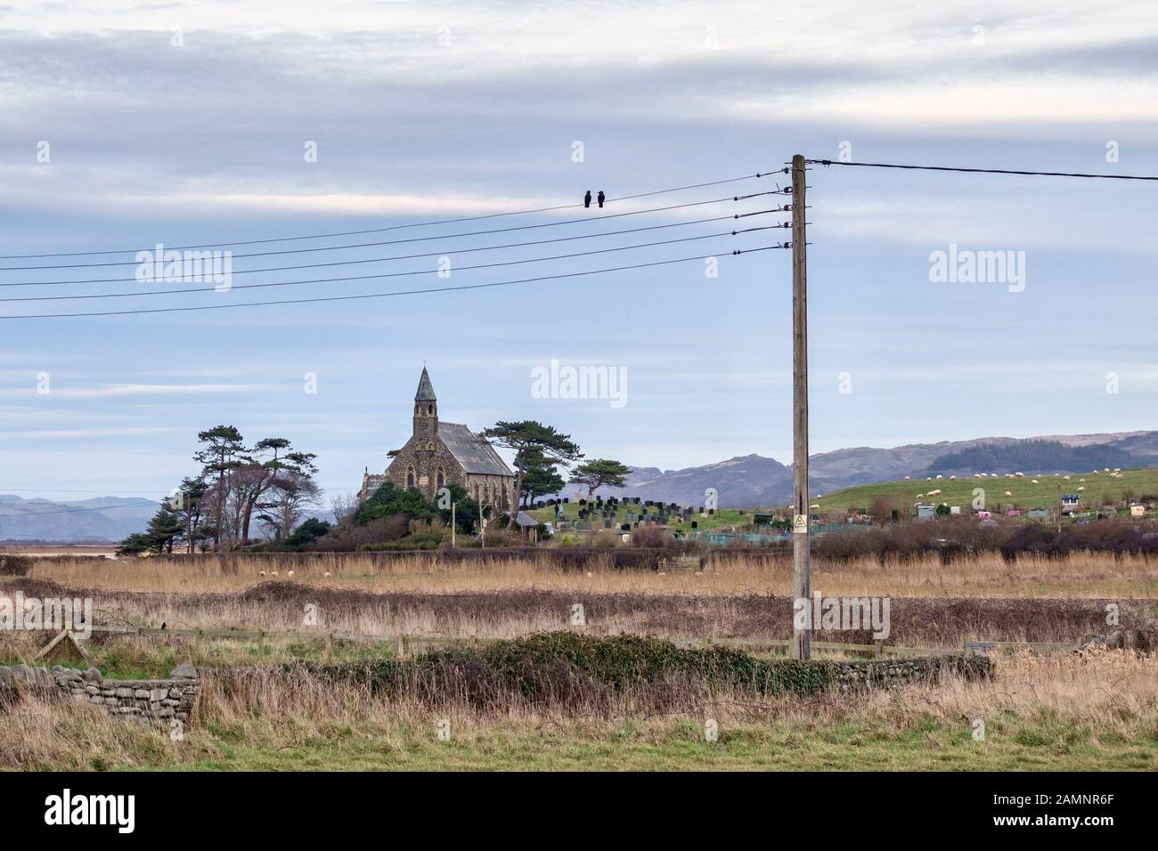 ST Matthew's Church, Borth, Ceredigion, Wales, Großbritannien, erbaut im Jahr 1874, um diese kleine Badeortstadt zu bedienen. Stockfoto