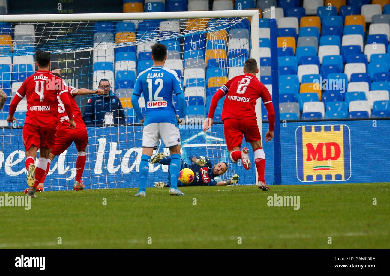 14. Januar 2020, Rom, Kampanien, Italien: Während des italienischen Fußballpokals SSC Neapel gegen den FC Perugia am 14. Januar 2020 im San Paolo Stadion in Neapel..Bild: Ospina (Bild: © Fabio Sasso/ZUMA Draht) Stockfoto