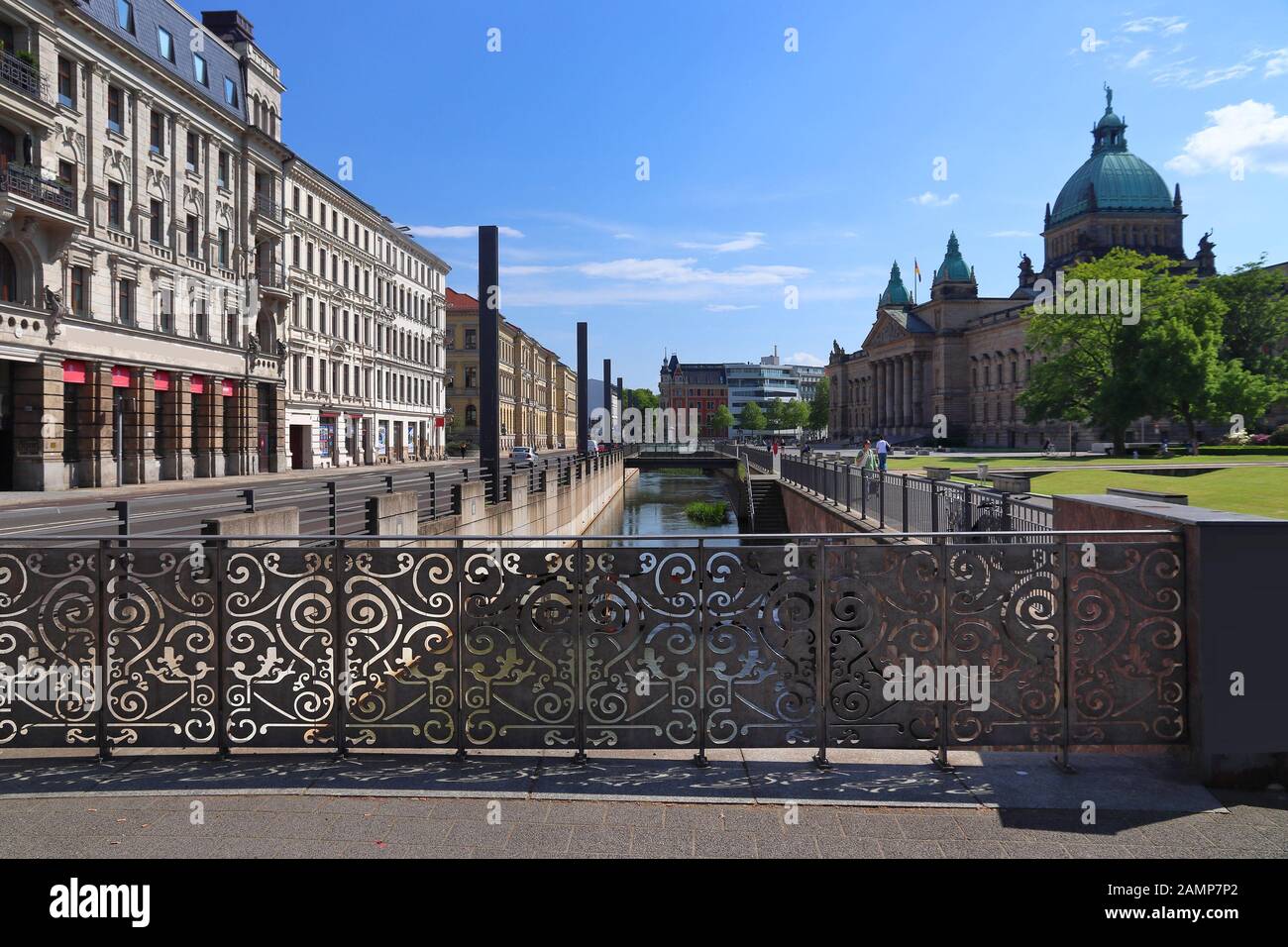 Die Stadt Leipzig in Deutschland. Simsonplatz öffentlicher Platz im Musikviertel (Musikviertel). Stockfoto