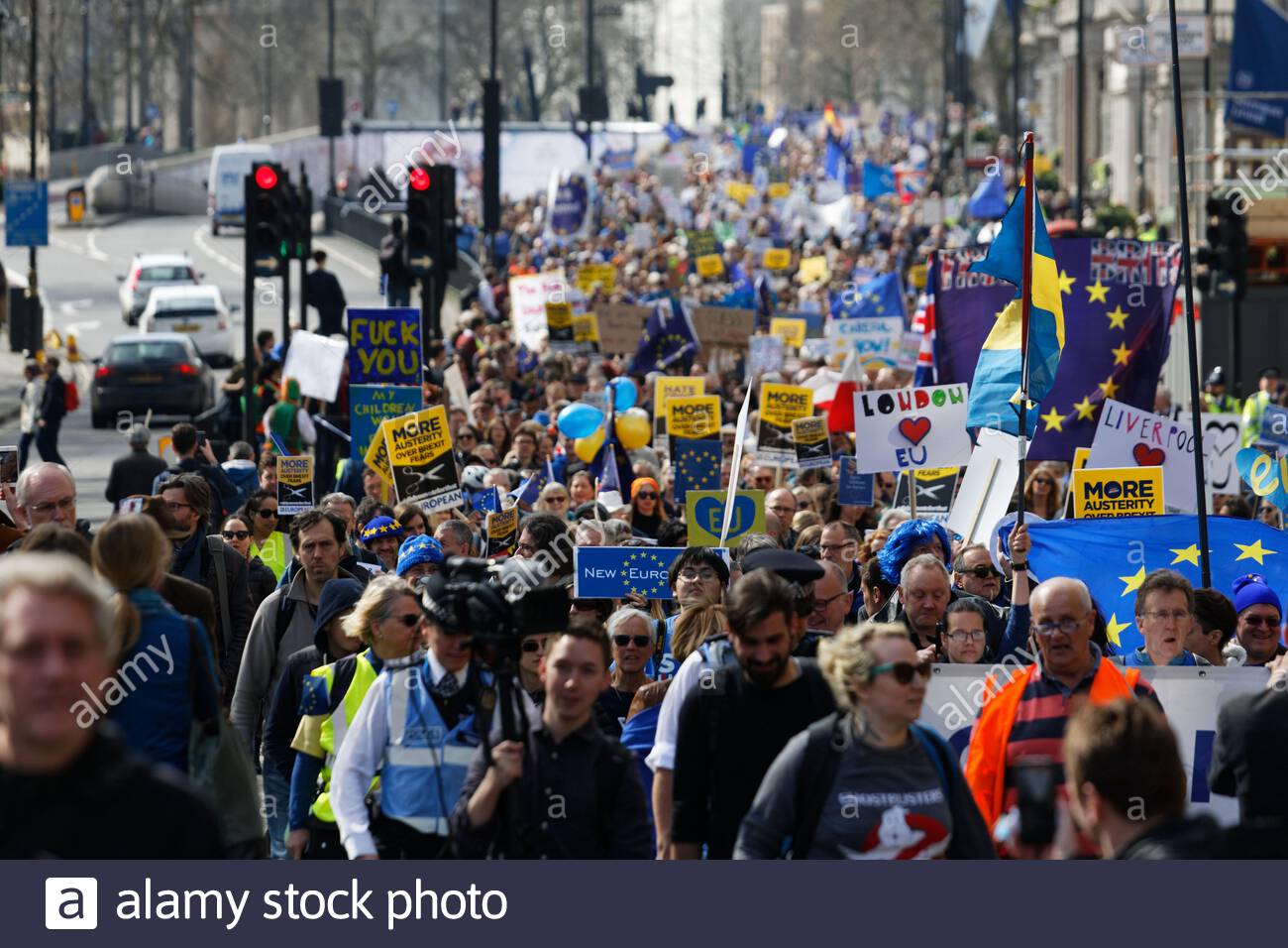 Ein anti-Brexit rally Köpfe in Richtung Westminster in London, Großbritannien Stockfoto
