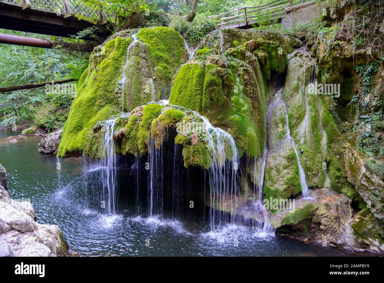 Bigar Wasserfall Im Cheile Nerei Beusnita Nationalpark Fotos Und