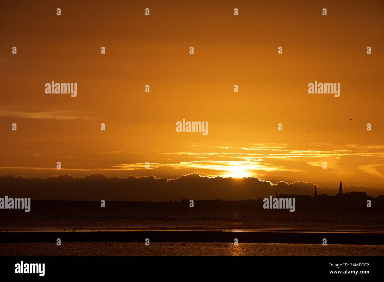 Sonnenuntergang am Hafen von Dun Laoghaire, Dublin, Irland. Stockfoto