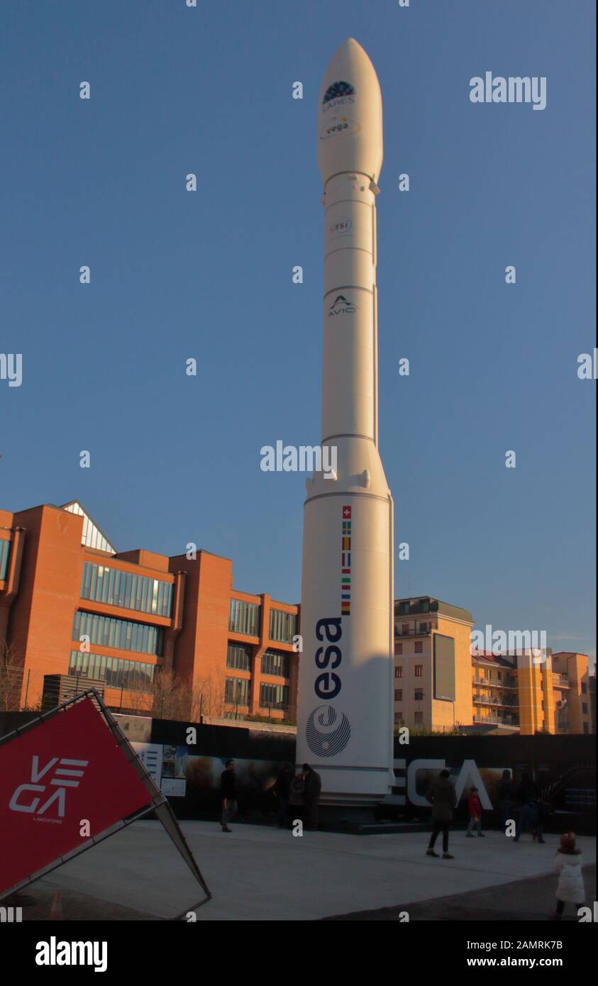 VEGA-Rakete der ESA in Ausstellung im Museum für Wissenschaft in Mailand, Italien Stockfoto