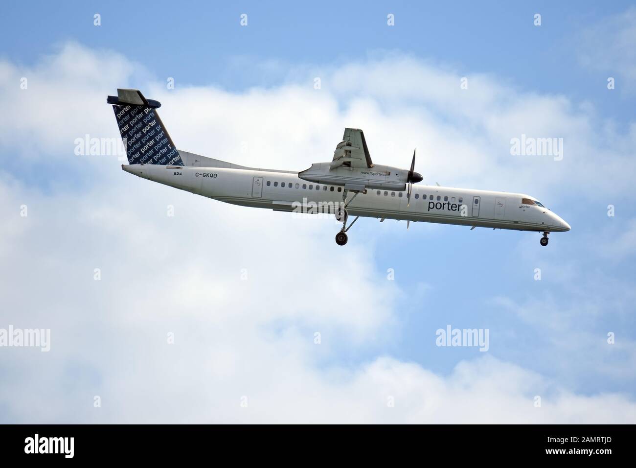Porter Flugzeug Landung in Toronto, Kanada Stockfoto