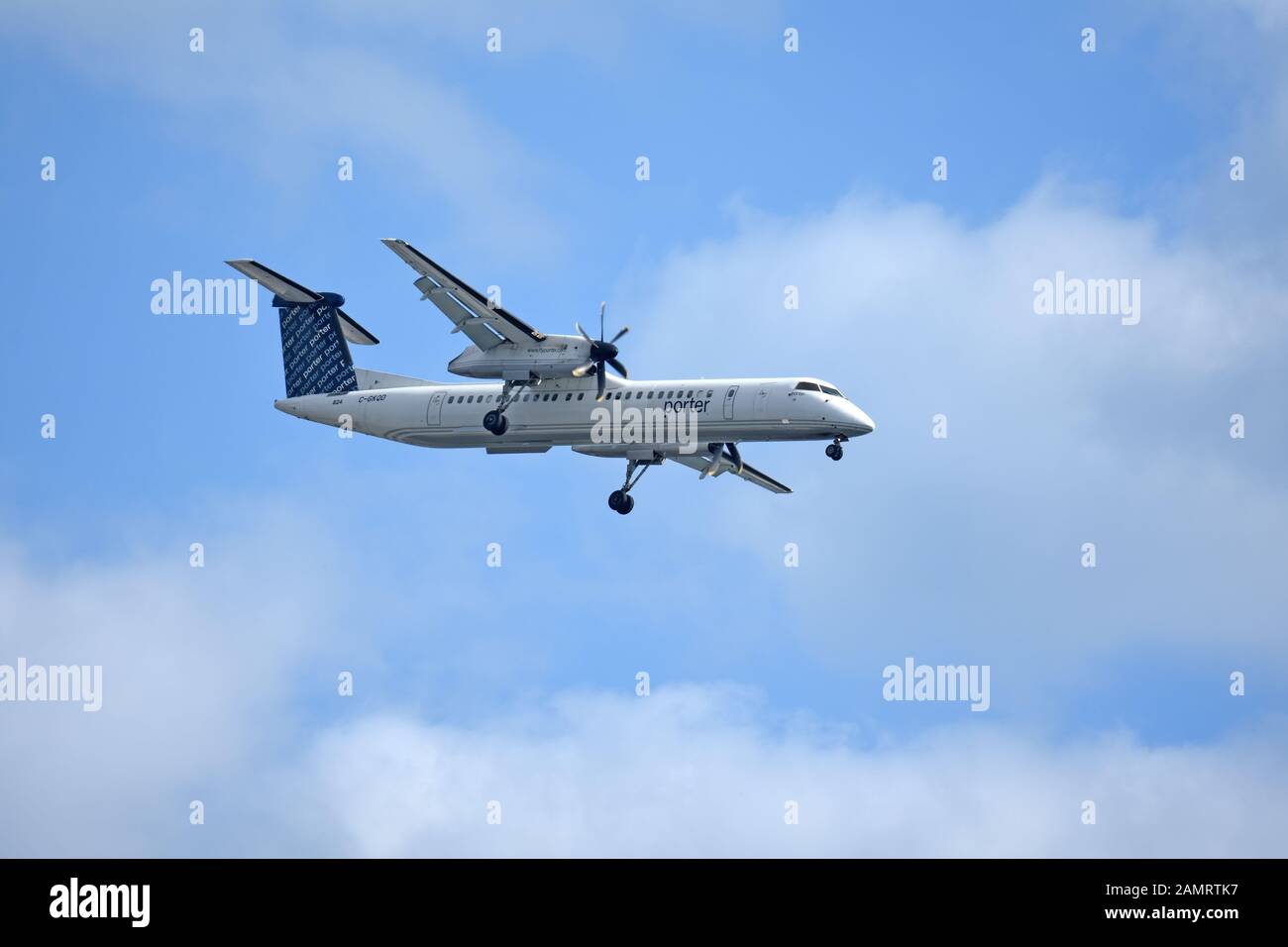 Porter Flugzeug Landung in Toronto, Kanada Stockfoto
