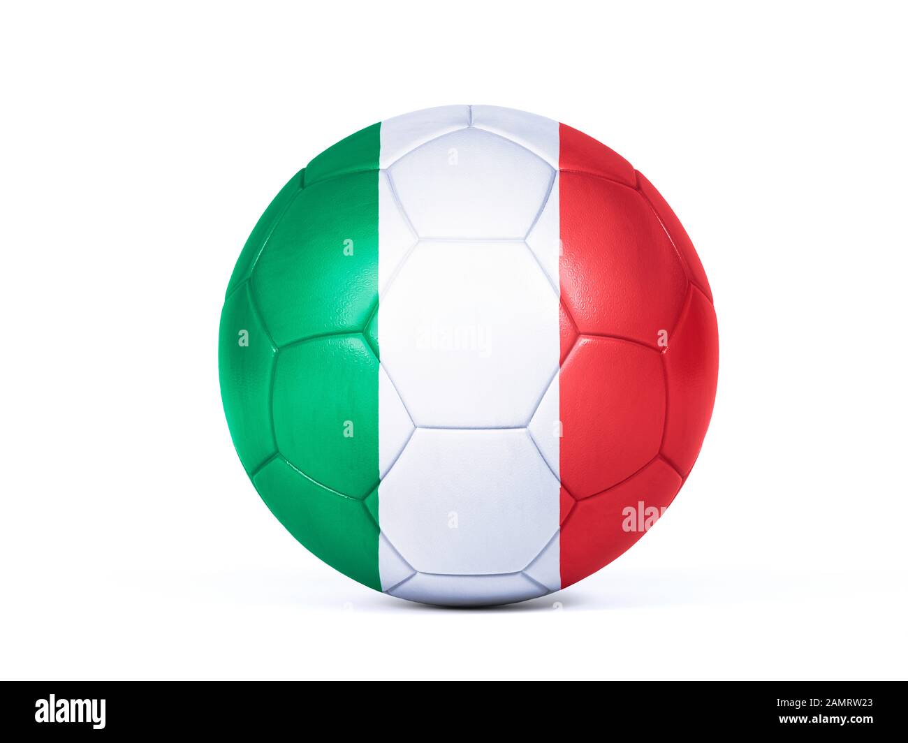 Fußball in den Farben der italienischen Flagge isoliert auf Weiß in einem konzeptuellen Meisterschaftbild, das Italien unterstützt Stockfoto