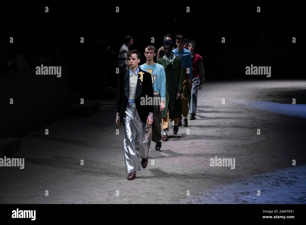 Mailand, Italien. Januar 2020. Gucci Herbst/Winter 2020/2021 Start- Und Landebahn während der Mailänder Fashion Week Men'Äôs Januar 2020 - Mailand, Italien 14.01.2020 weltweite Nutzung Credit: Dpa/Alamy Live News Stockfoto