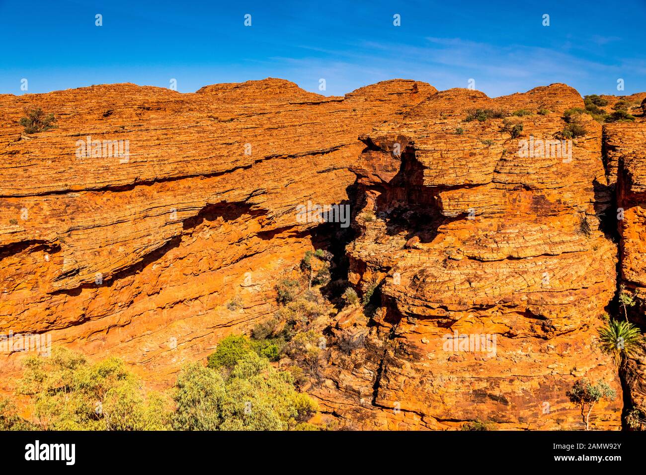 Landschaft entlang des Kings Canyon Rim Walk im Northern Territory in Zentral-Australien Stockfoto