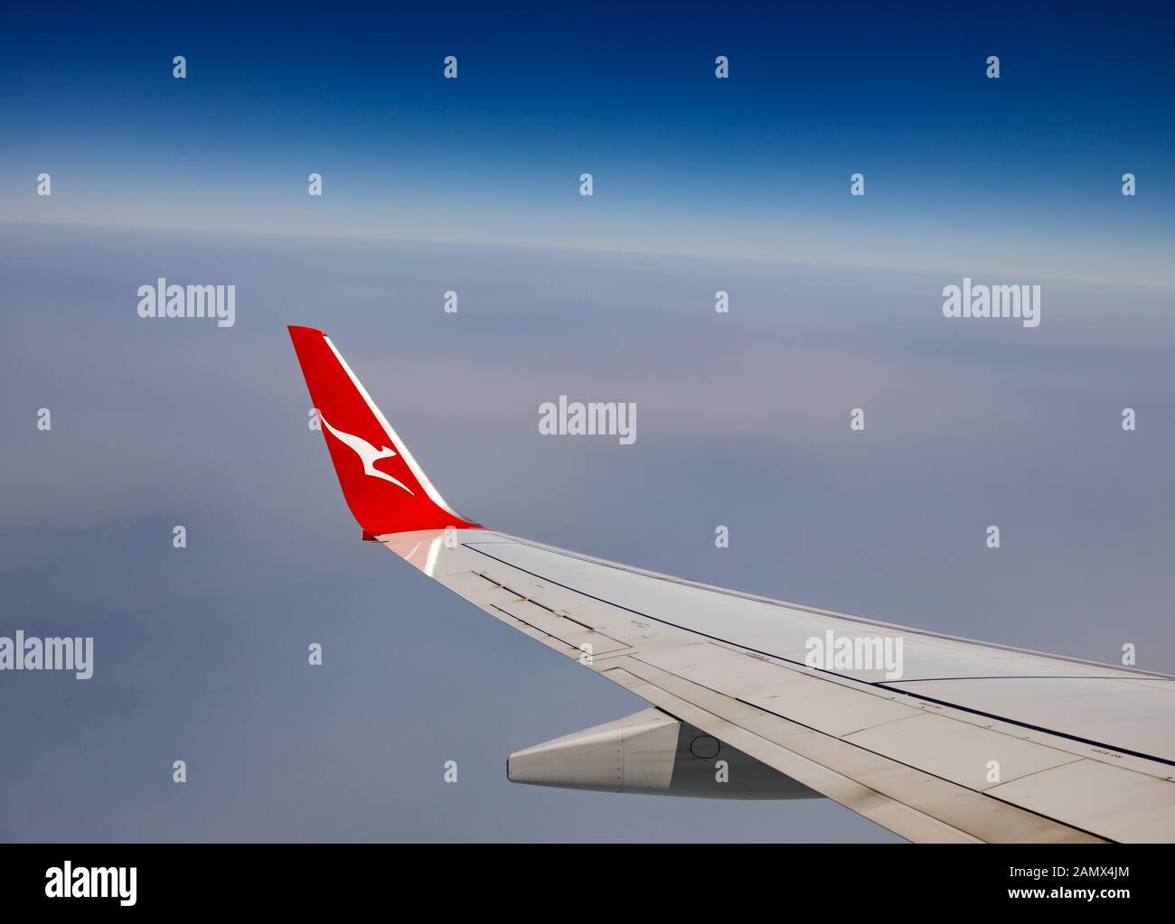 Der Flügel einer Qantas Boeing 737 Stockfoto