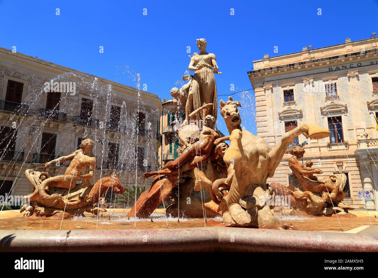 Brunnen der Diana, Insel Ortygia, Syrakus Sizilien / Fontana di Diana, Isola di Ortigia, Siracusa, Sicilia Stockfoto