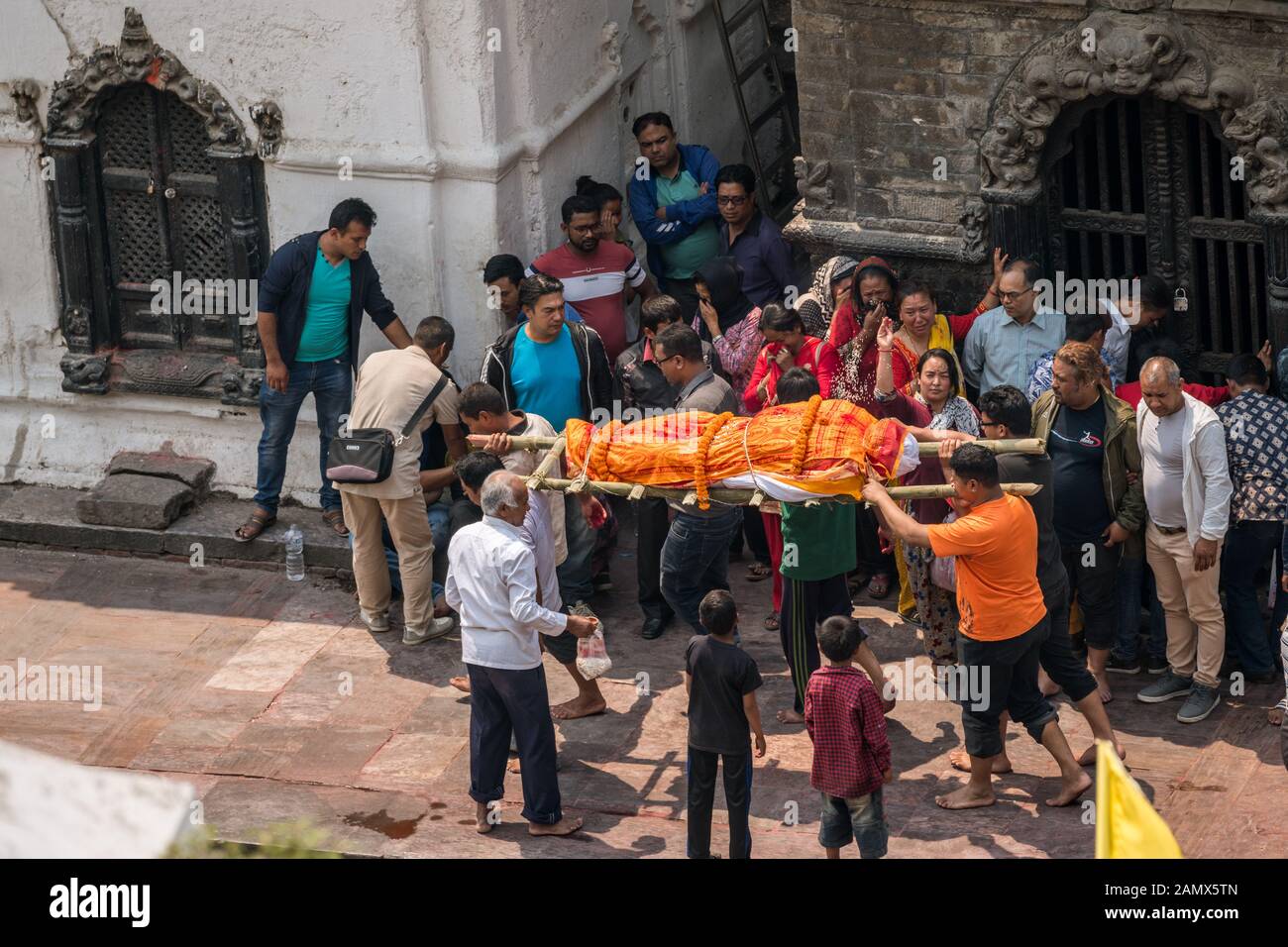 Trauerritual im Pashupatinath-Komplex, Kathmandu, Nepal Stockfoto