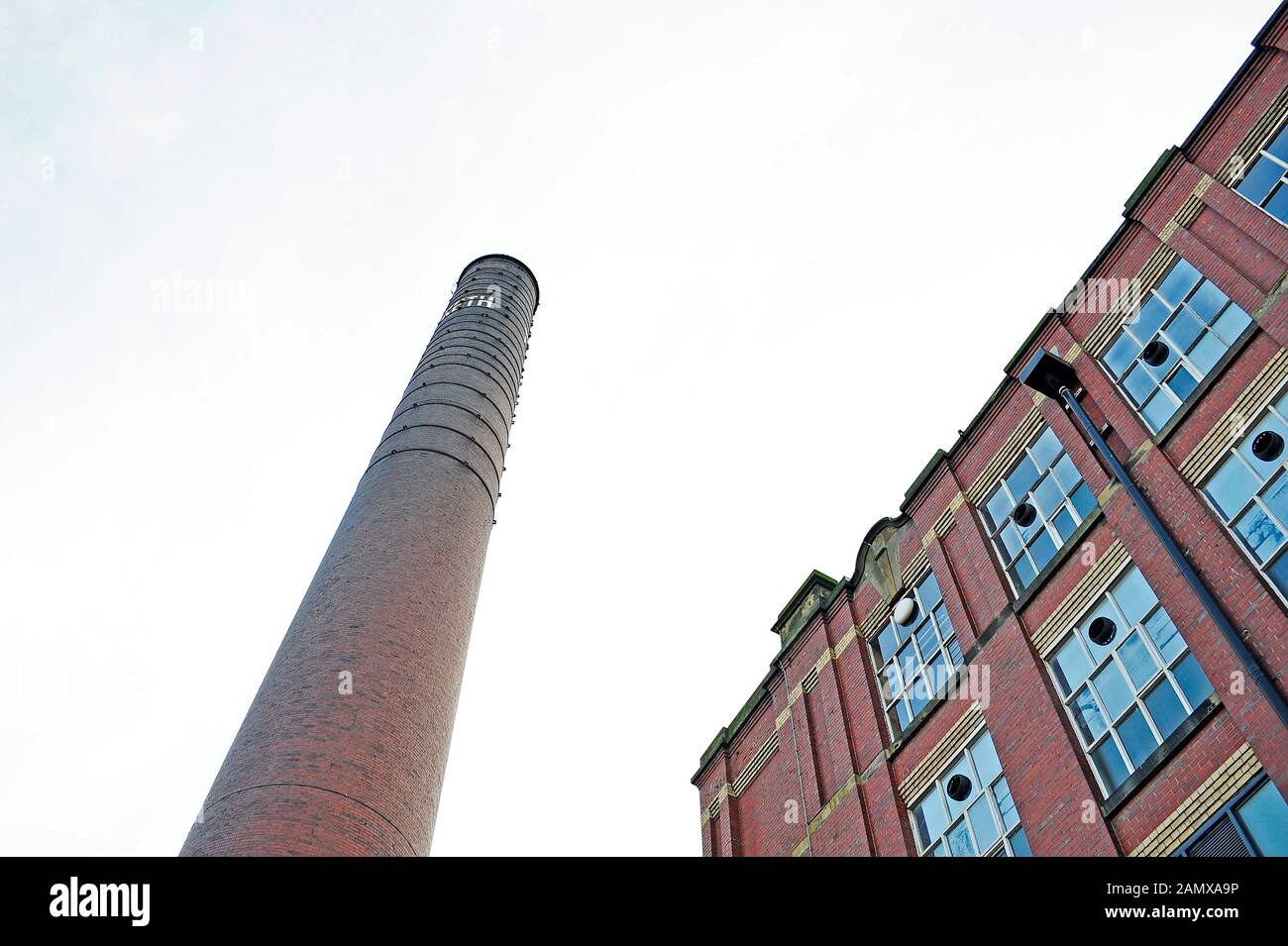 Tulketh Mill and Chimney, ehemalige Baumwollspinnerei, derzeit Carphone Warehouse Callcenter erbaut 1905, Preston, Großbritannien Stockfoto