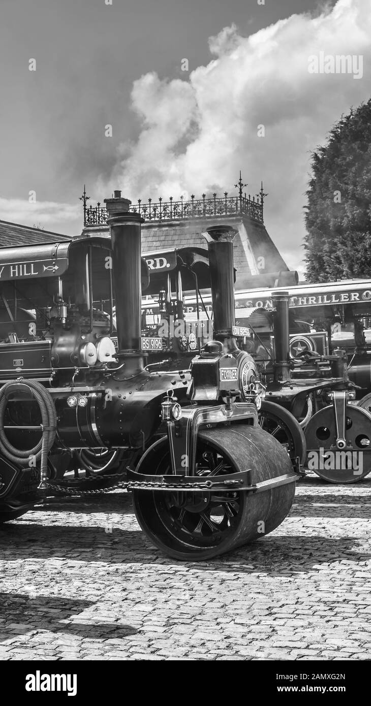 Schwarz-weiß vintage UK Dampfzugmaschinen erhalten & auf der Ausstellung Dampflokomotiven, Severn Valley Heritage Dampfeisenbahn, Großbritannien Stockfoto