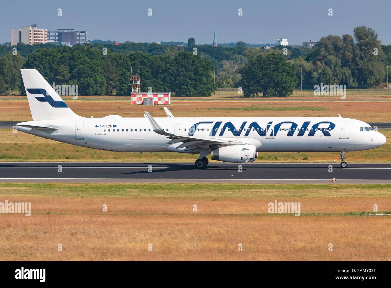 Berlin, Deutschland - 27. Mai 2018: Finnair Airbus A321 Flugzeug am Flughafen Berlin-Tegel (TXL) in Deutschland. Airbus ist ein Flugzeughersteller aus Toulous Stockfoto