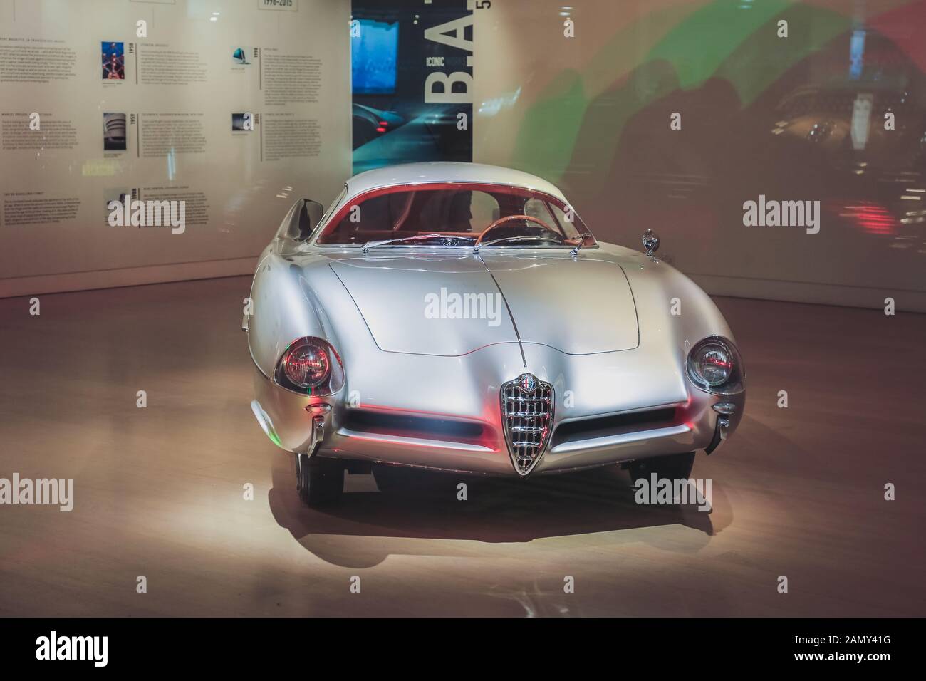 Phillips Ausstellung Trinity: B.A.T. 5-7-9, eine Ausstellung mit drei von Ikonischen 1950 Concept Cars von Alfa Romeo. London, Großbritannien. Kredit Waldemar Sikora Stockfoto