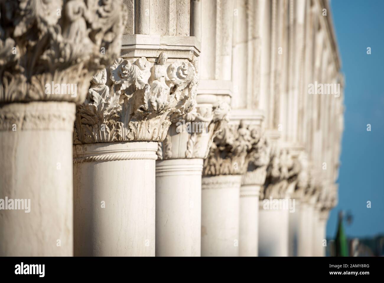 Spalte Skulpturen der Dogenpalast, Markusplatz, Venedig, Italien Stockfoto