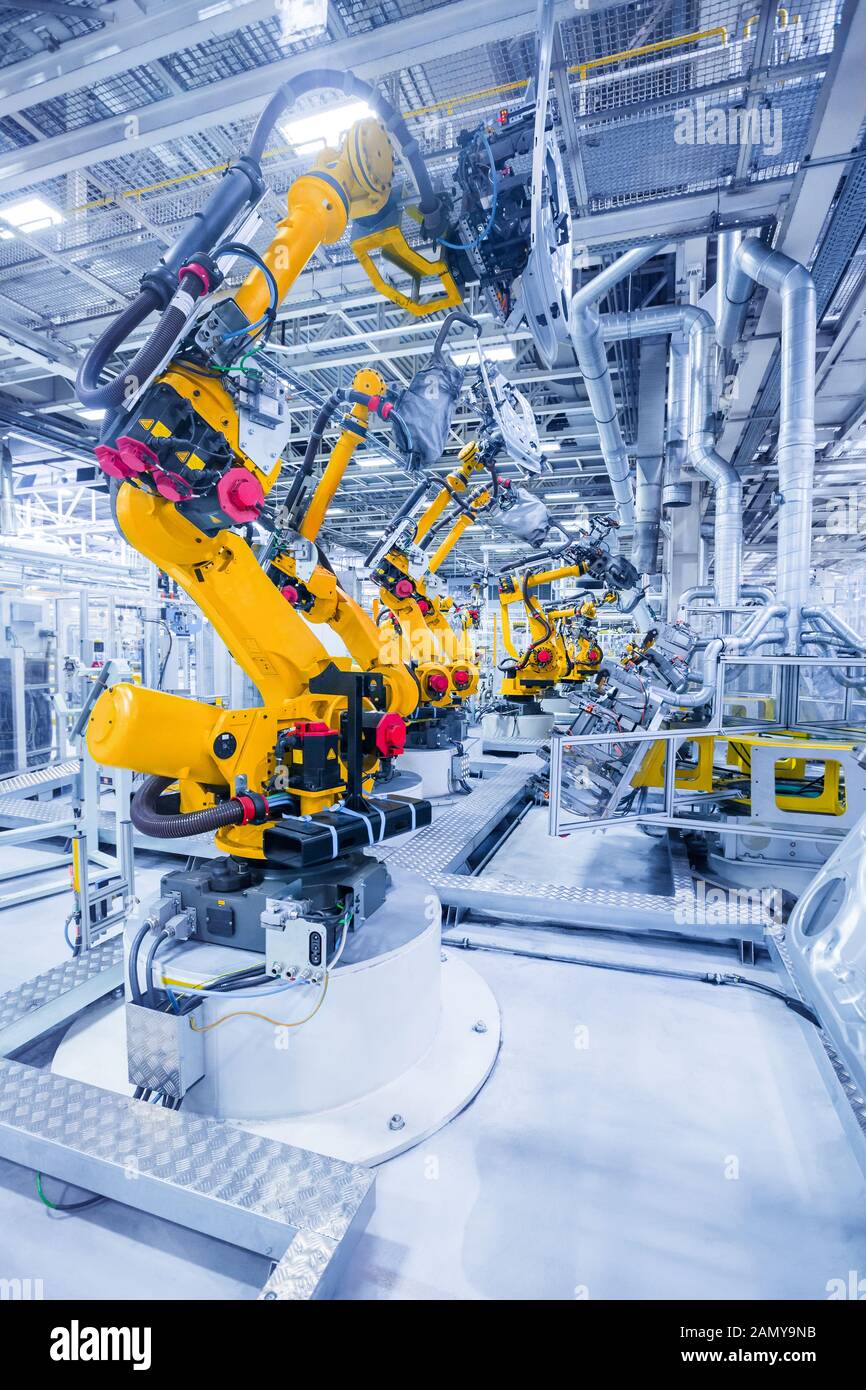 Roboter in einem Automobilwerk Stockfoto