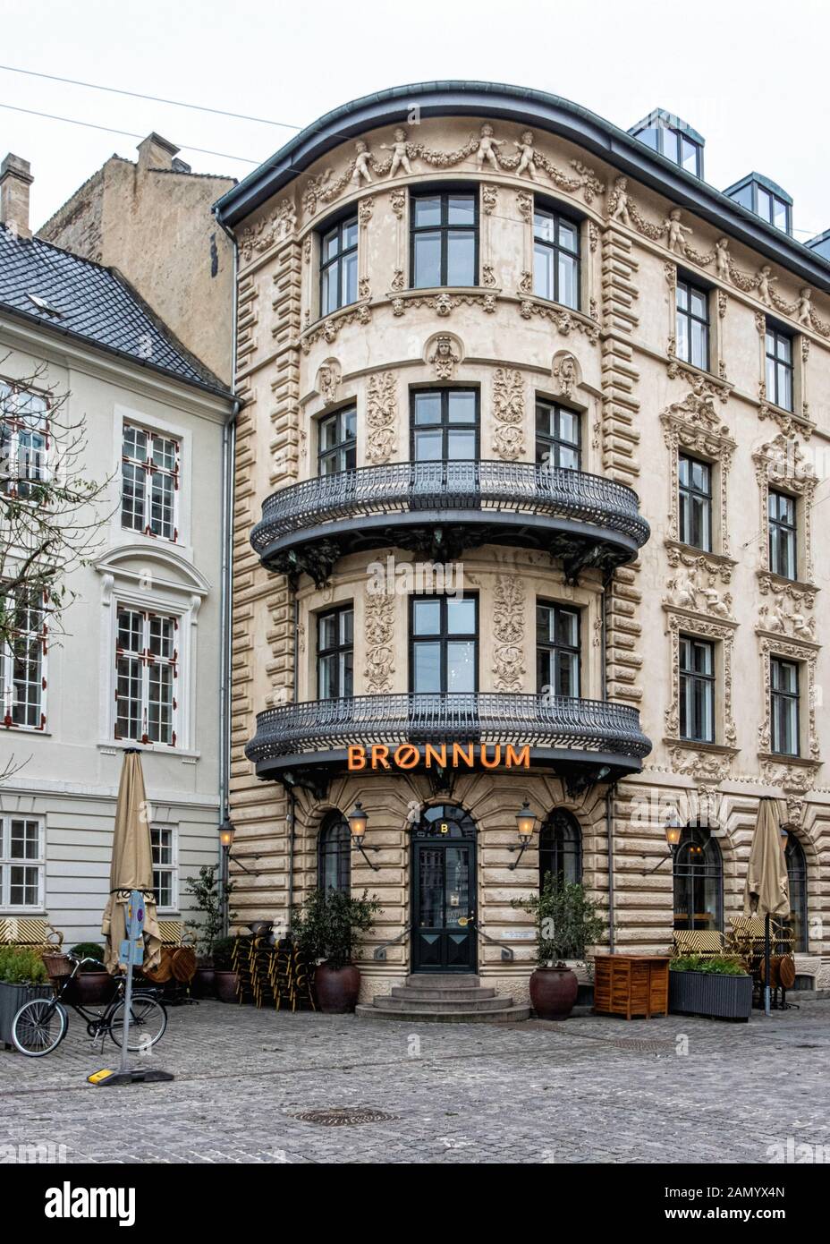 Brønnum Haus ist ein denkmalgeschütztes Gebäude, entworfen von Ferdinand Wilhelm Jensen und erbaut 1865-1866. Jetzt als Büro - Hotel & Cocktail Bar, Kopenhagen verwendet Stockfoto