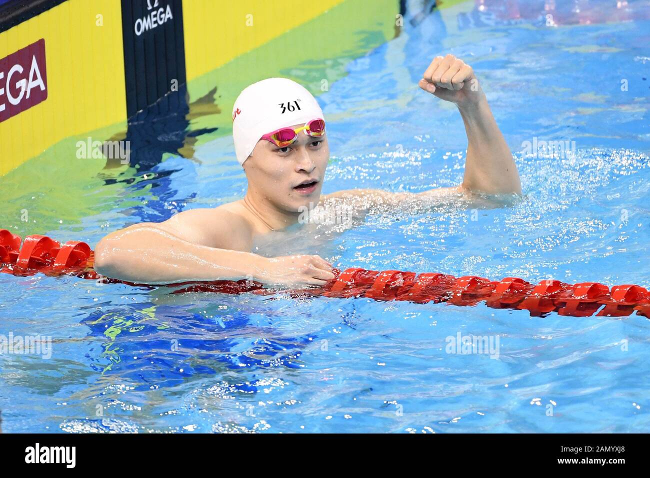 Shenzhen, Chinas Provinz Guangdong. Januar 2020. Sun Yang aus China feiert sein Jubiläum, nachdem er das 400-m-Freistilfinale der FINA Champions Swim Series 2020 in Shenzhen, Südchina Guangdong, Provinz, 15. Januar 2020, gewonnen hat. Kredit: Liang Xu/Xinhua/Alamy Live News Stockfoto