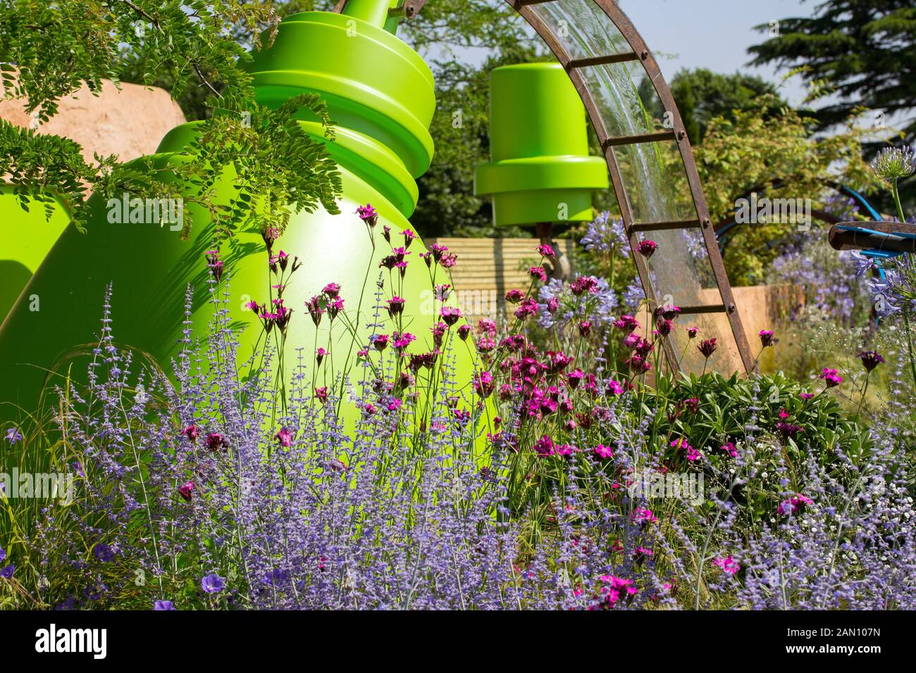 ECOVER GARTEN VON MATTHEW CHILDS RHS HAMPTON COURT FLOWER SHOW BEST IN SHOW UND GOLD MEDAL WINNER Stockfoto