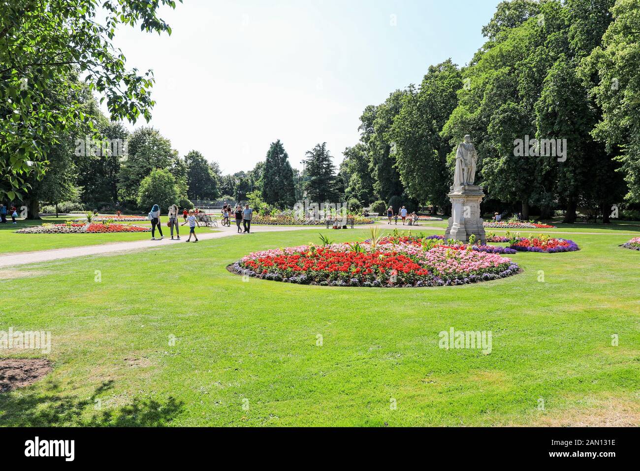Eine Skulptur oder Statue von König Edward VII. In Beacon Park, Lichfield, Staffordshire, England, Großbritannien Stockfoto