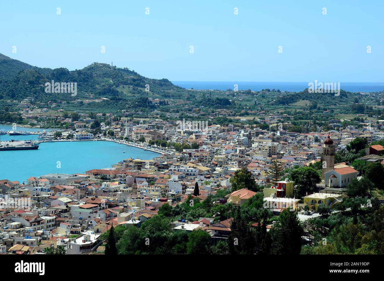 Griechenland, Zakynthos, Stadtbild mit verschiedenen Gebäuden und den Hafen. Stockfoto