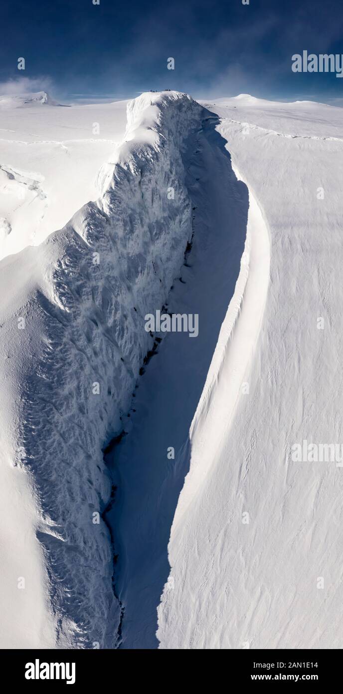 Berggipfel Rotarfellshnukur - Die Glaziologische Gesellschaft Frühlingsexpedition, Vatnajokull-Gletscher, Island Stockfoto