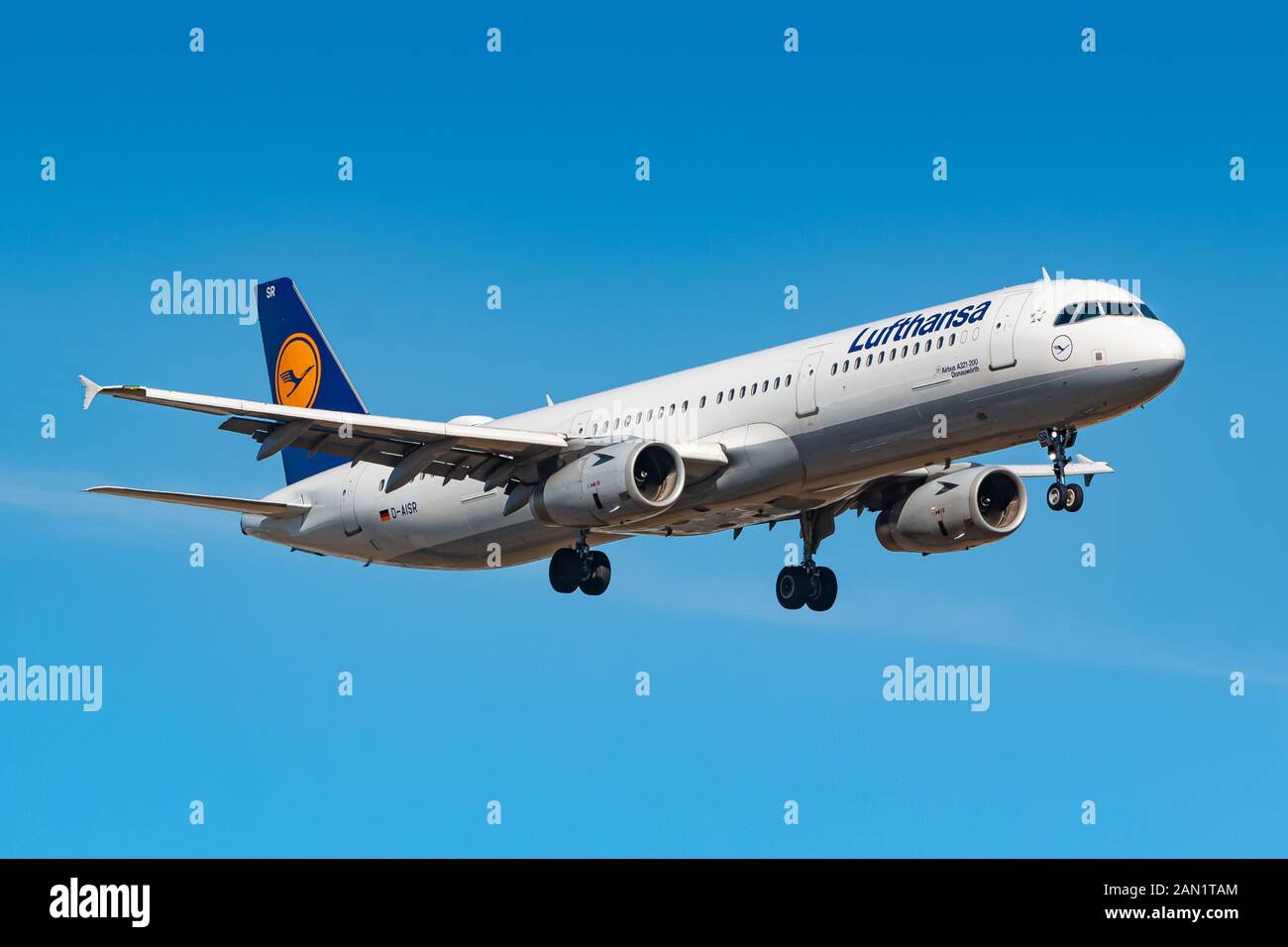 Frankfurt, Deutschland - 8. Juli 2018: Lufthansa Airbus A321 Flugzeug am Flughafen Frankfurt (FRA) in Deutschland. Airbus ist ein Hersteller von Flugzeugen von T Stockfoto