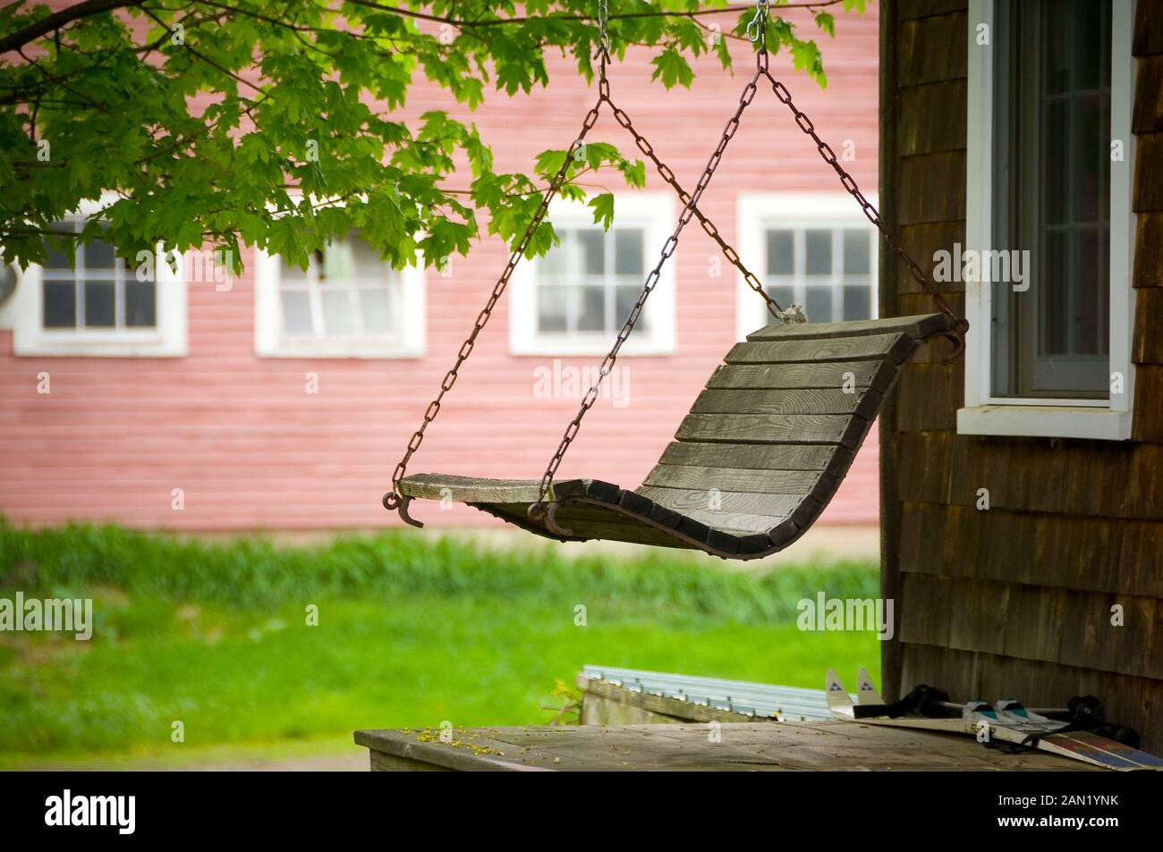 Brattleboro, Vermont Veranda Schaukel Stockfoto