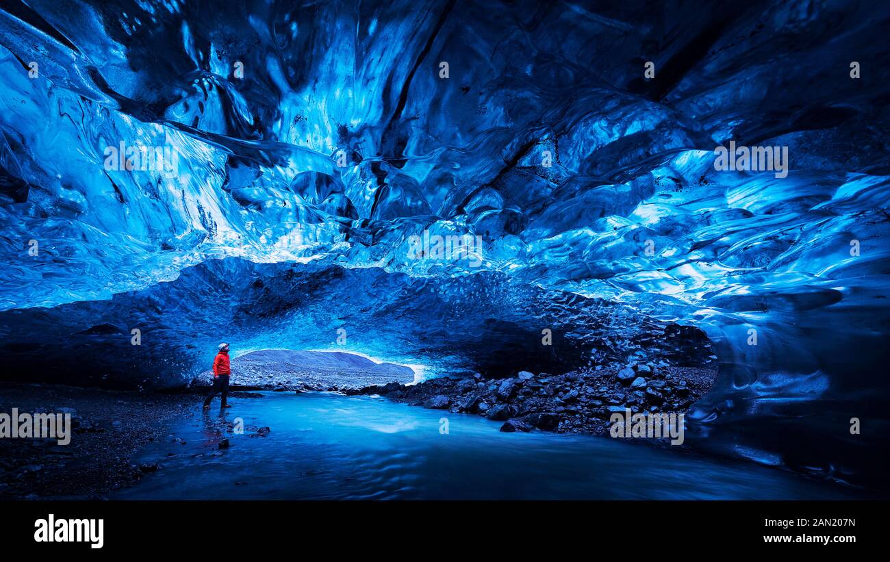 Blue Ice Cave im Vatnajökull Gletscher, Island Stockfoto
