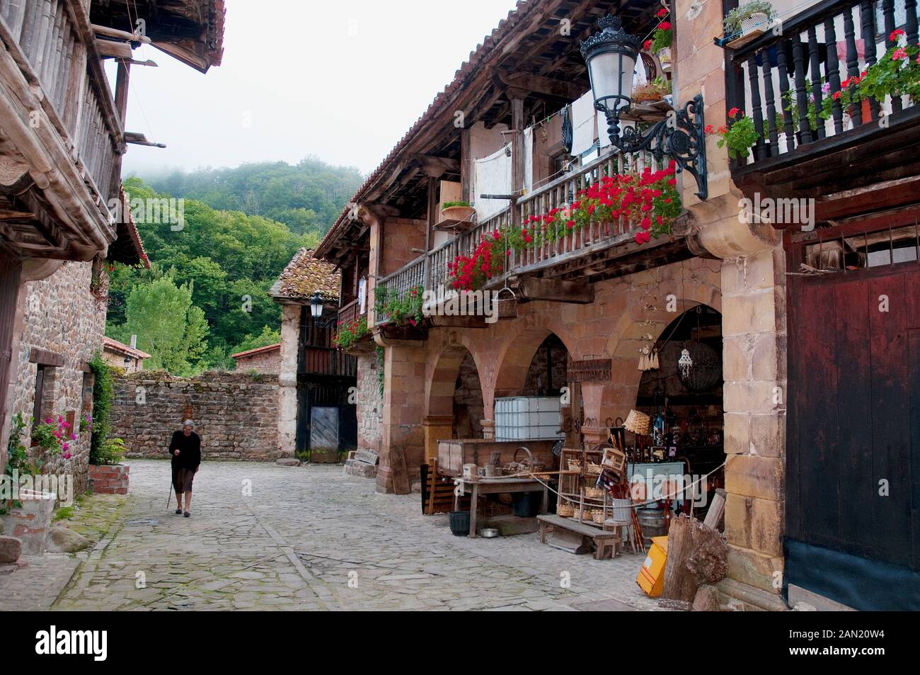 Straße. Barcena Mayor, Cantabria,. Spanien. Stockfoto