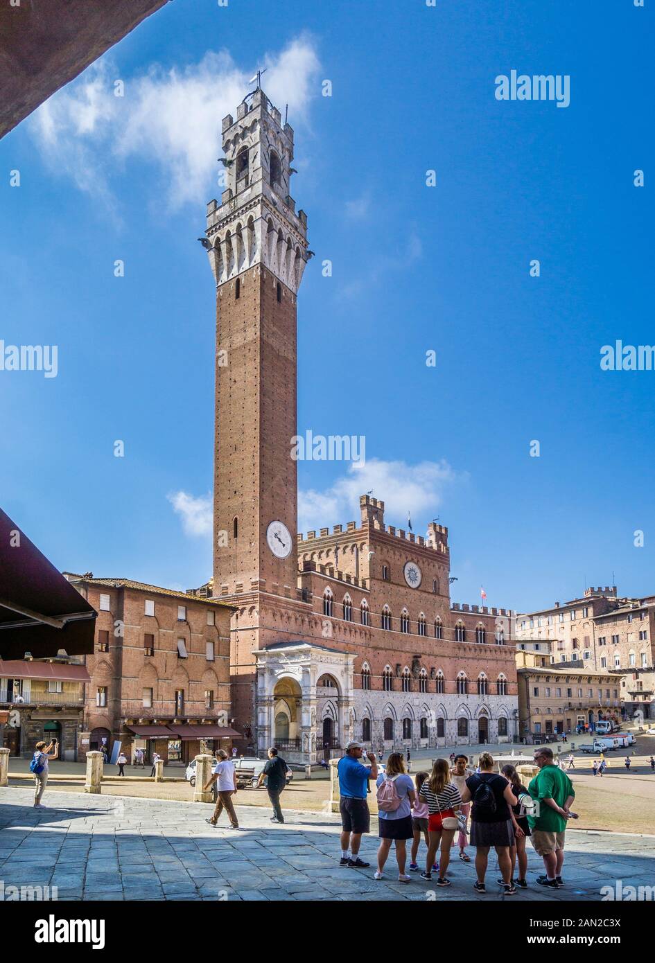 Piazza del Campo in Siena mit Palazzo Pubblico Rathaus und Turm von Mangia, Siena, Toskana, Italien Stockfoto