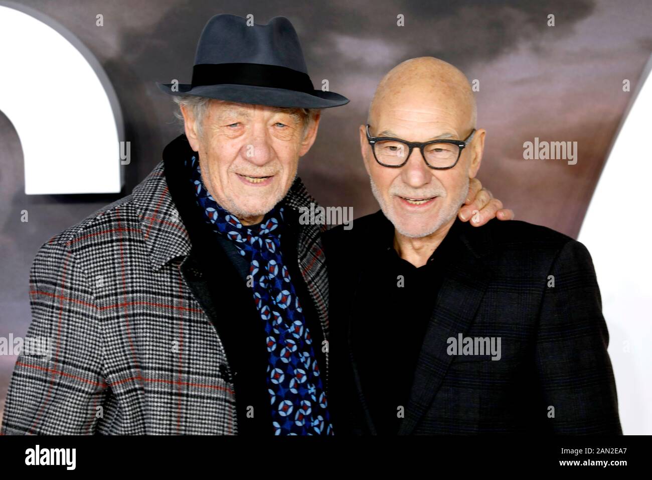 Sir Ian McKellen (links) und Sir Patrick Stewart besuchen die Star Trek: Picard Premiere im Odeon Luxe Leicester Square, London. Stockfoto