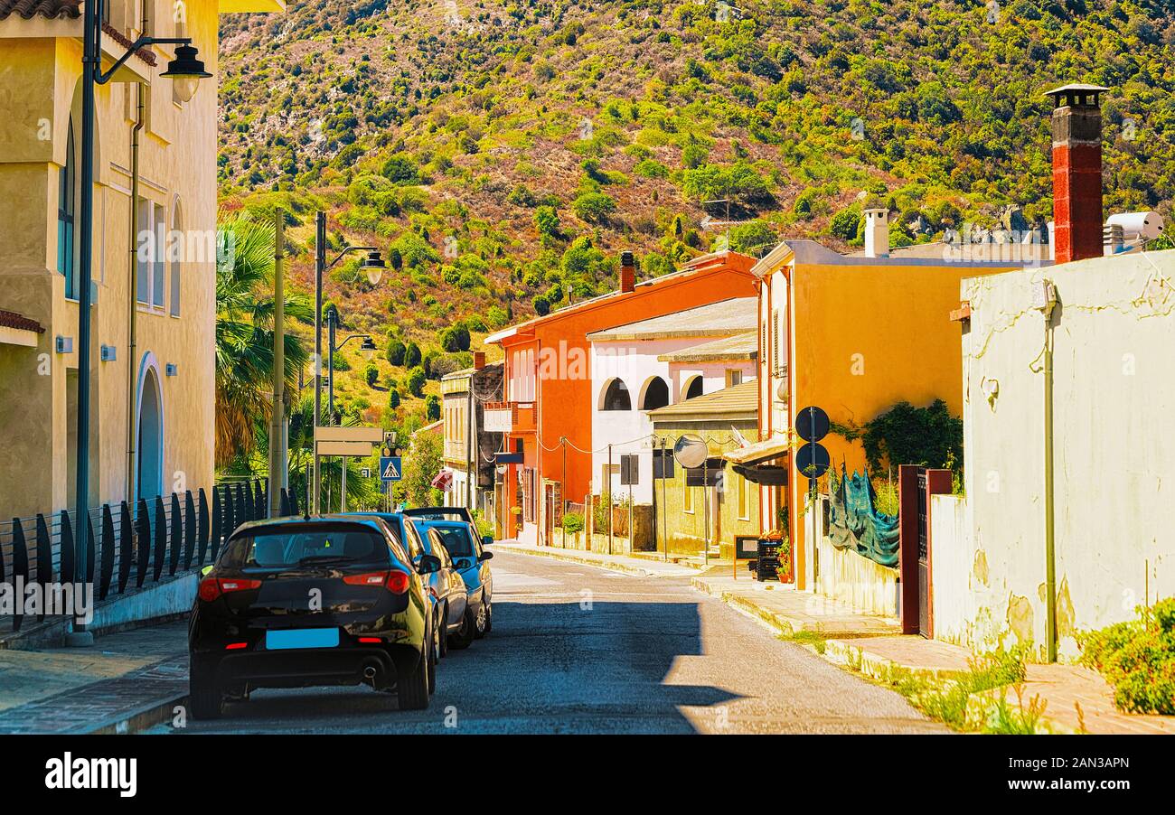Straße an der Straße Domus de Maria Stadt Carbonia Iglesias Sardinien Reflex Stockfoto