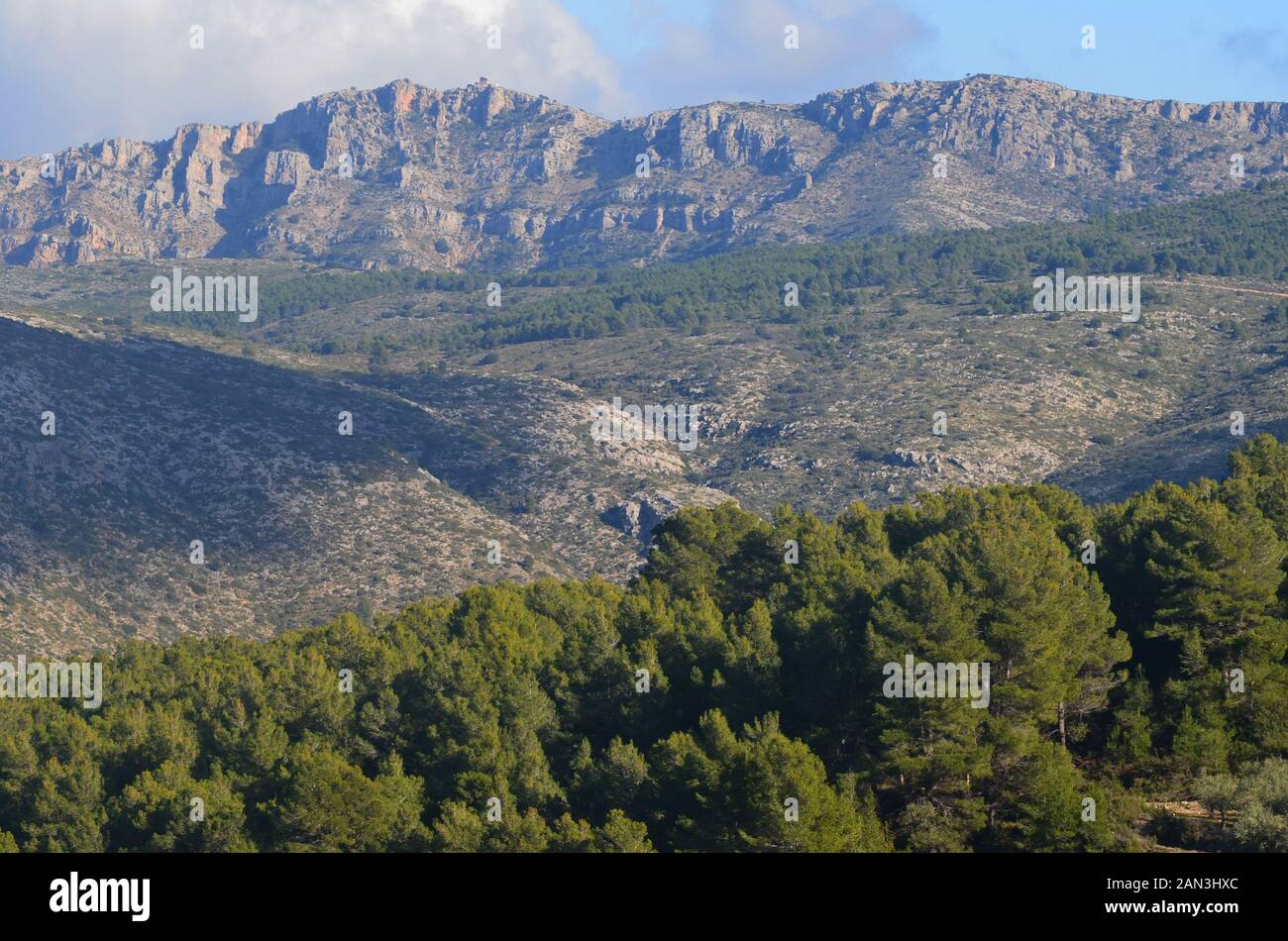 Berge von La Marina (Alicante, Spanien), in der Nähe der Ortschaft Castell de Castells Stockfoto