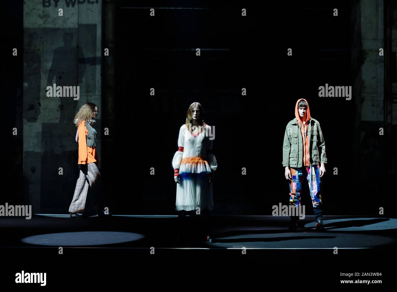 Berlin, Deutschland. Januar 2020. Die Modelle präsentieren Kreationen von LOOKS während der Mercedes-Benz Fashion Week in Berlin, der Hauptstadt Deutschlands, am 15. Januar 2020. Kredit: Binh Truong/Xinhua/Alamy Live News Stockfoto