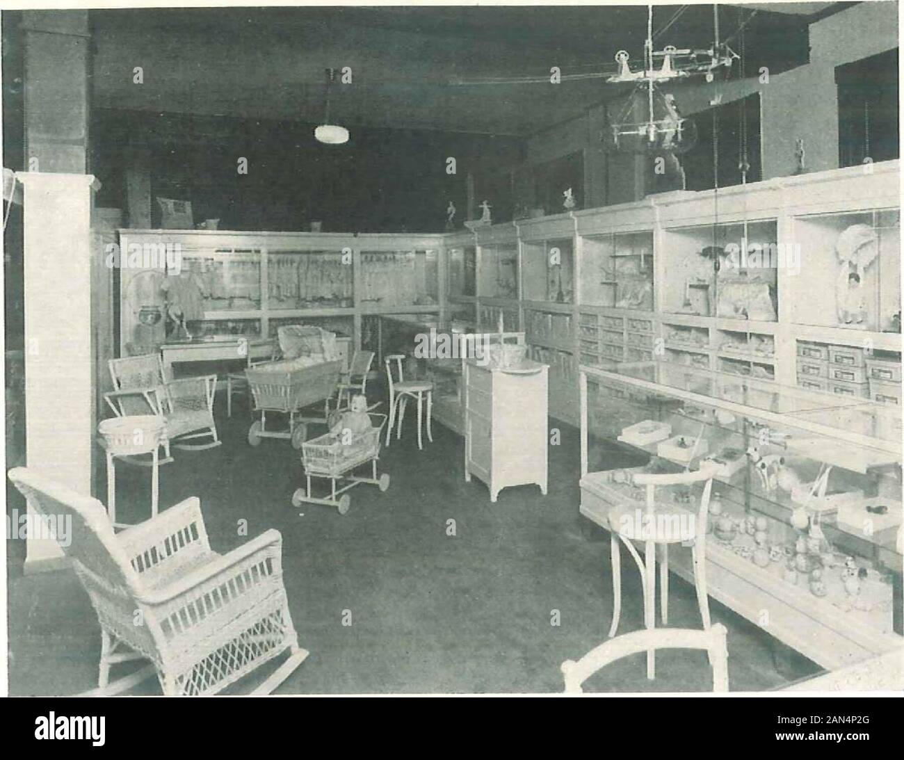 Hinter dem Einzelhandel. . Ährend andere Mangel dieser Stolz, weil die ownersof die Läden eingerichtet haben keine Standard Der pridefor sich. Die Gemeinschaft geben, was es will, und es wird respondjust wie die Gemeinschaft um Tempel forMooney Brüder, und gerade als Gemeinschaften in jeder otherpart des Landes sind heute reagiert reagiert. Der häufigste Fehler der kleinen Einzelhändler ist hisfailure sein Geschäft auf häufig Maßnahme, die von der Standard ofothers. Wie sieht es in Erscheinung vergleichen? Wie sieht es aus Sicht von interessanten displaysof Merchandise vergleichen? Welche Vorteile haben Wettbewerber o Stockfoto