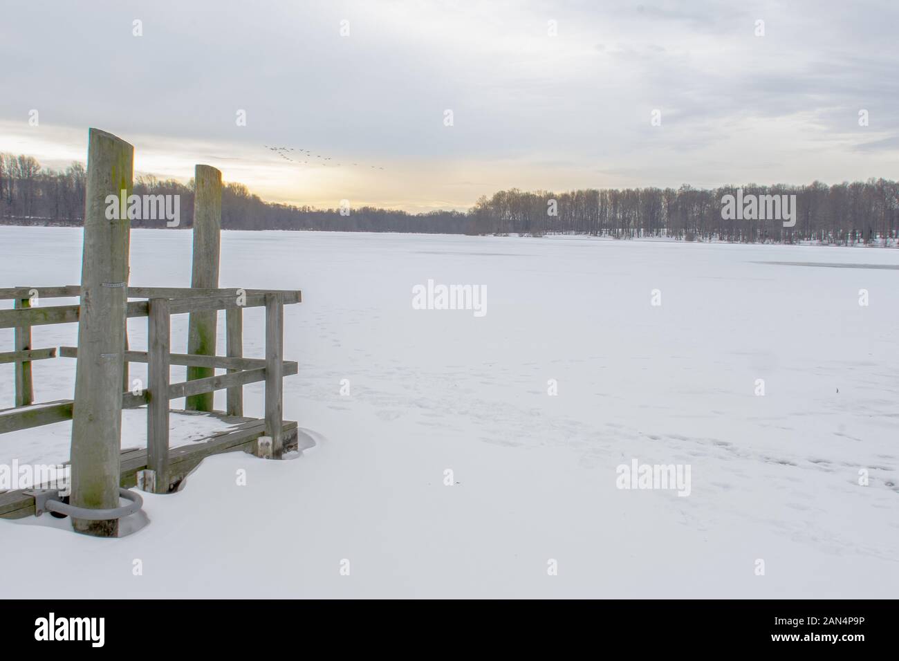 Der Kern Creek Park umgeben den See Luxemburg, in Bucks County, Pennsylvania. Wenn es vereist, viele junge Menschen liebte, Hockey und Skate zu spielen. Stockfoto